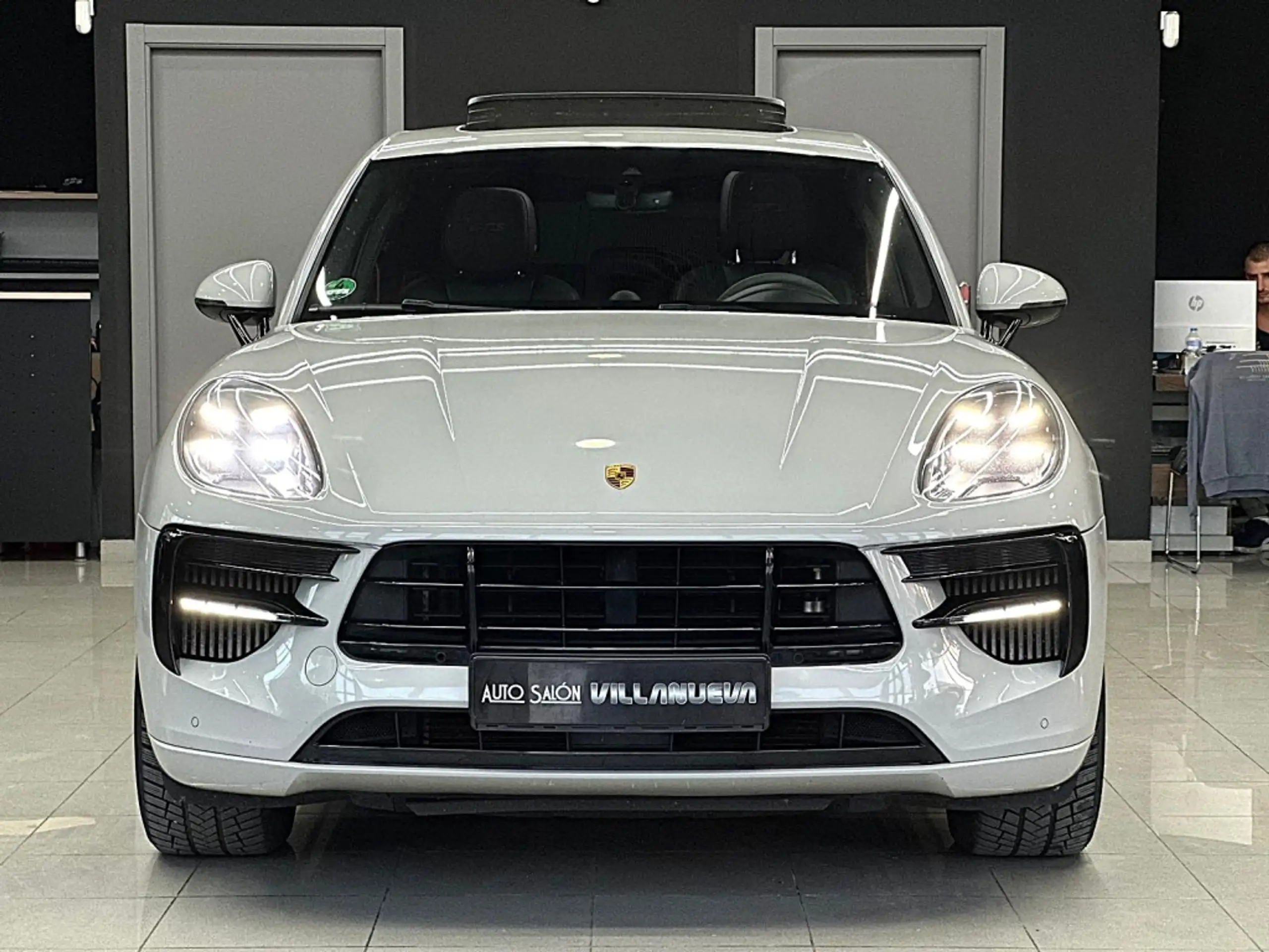 Porsche - Macan