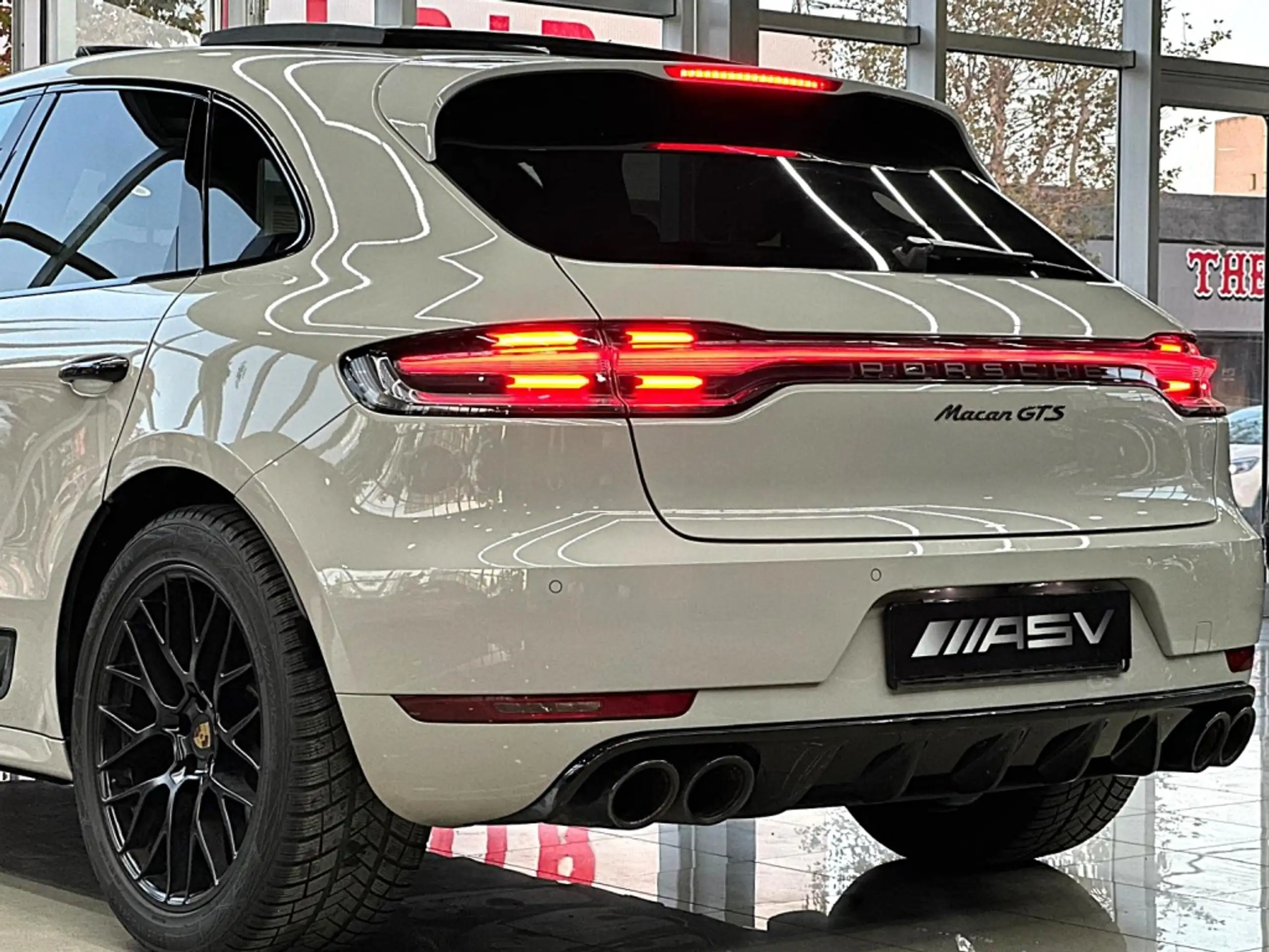 Porsche - Macan