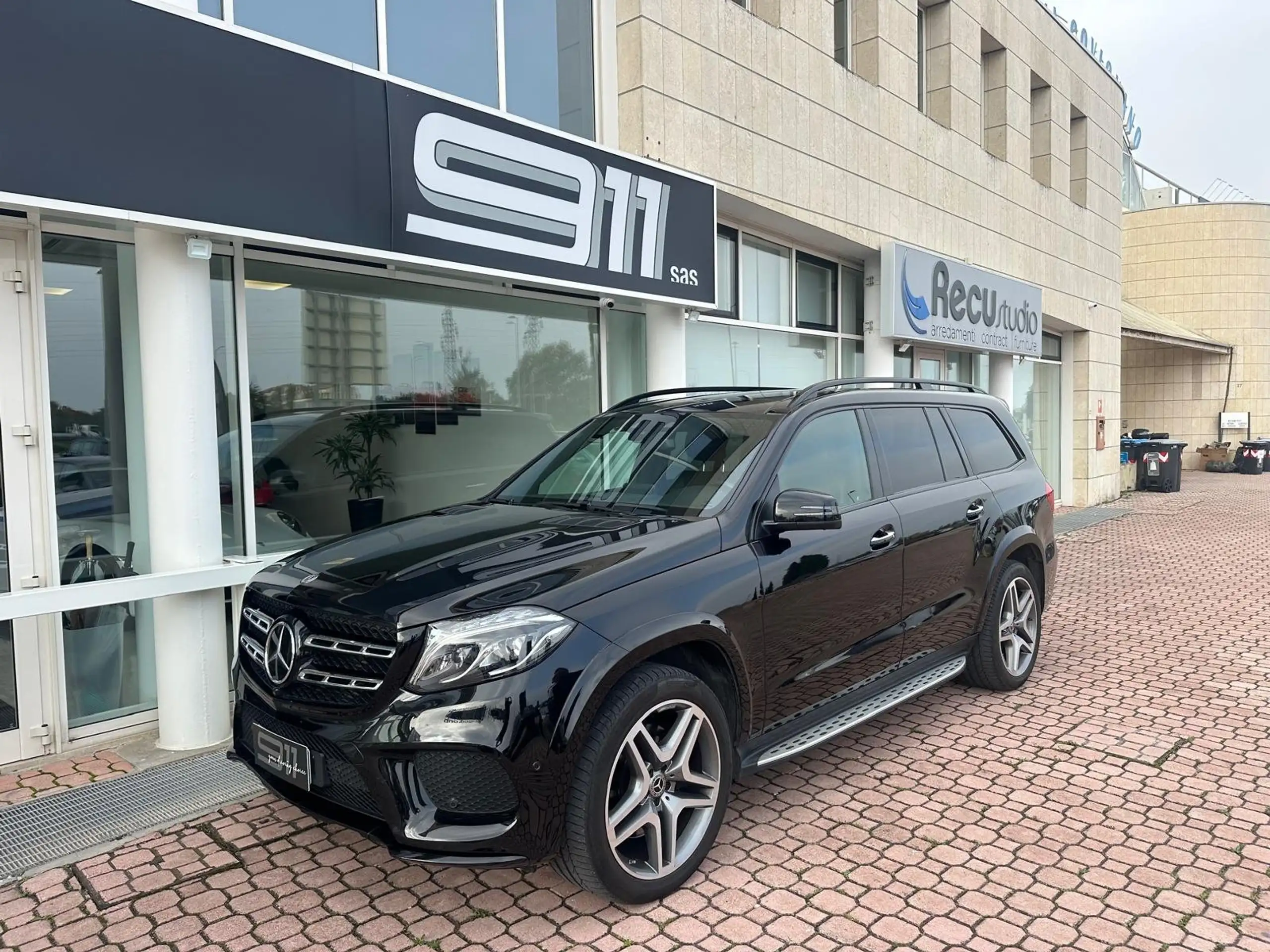 Mercedes-Benz - GLS 350