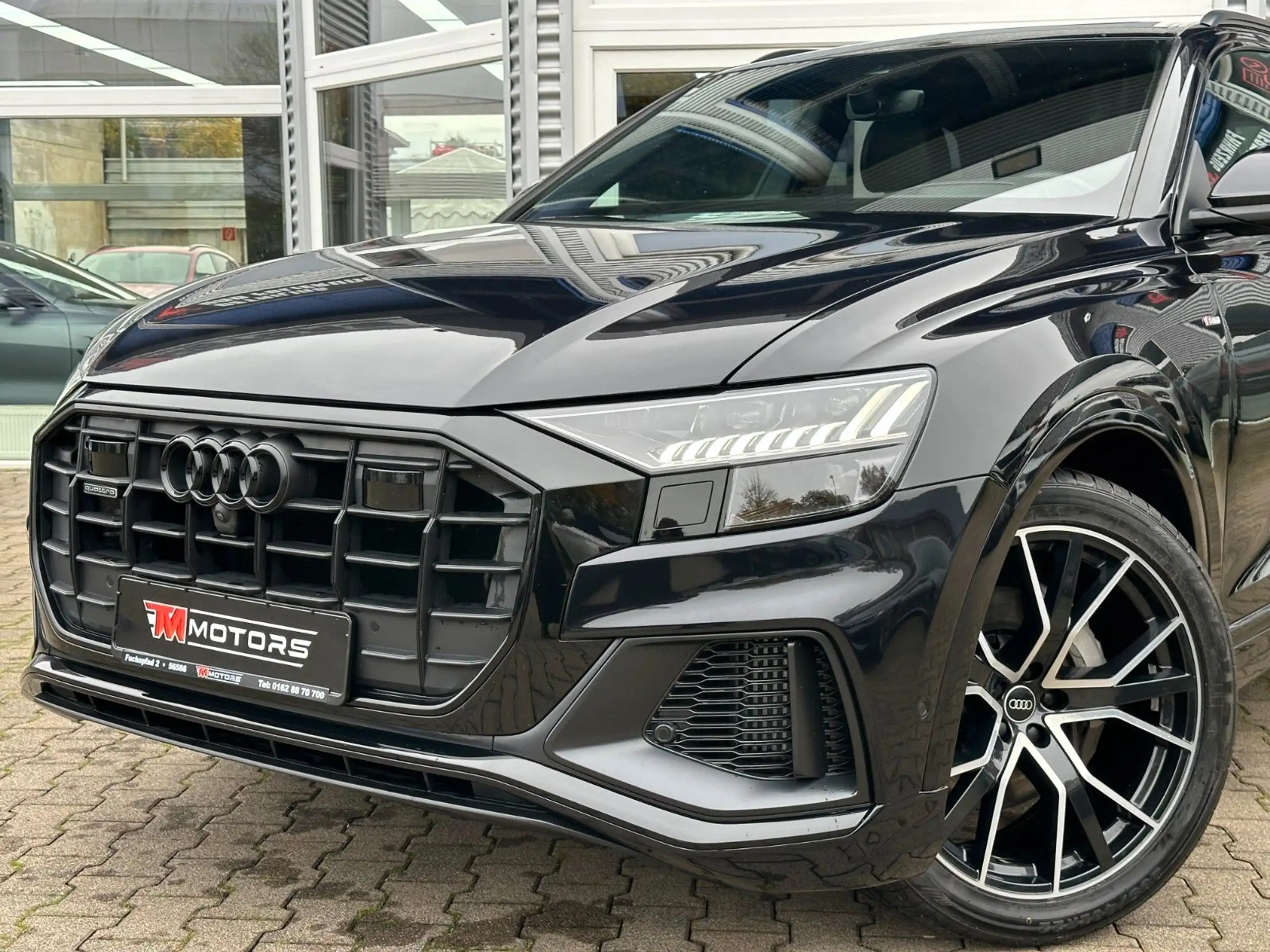 Audi - Q8