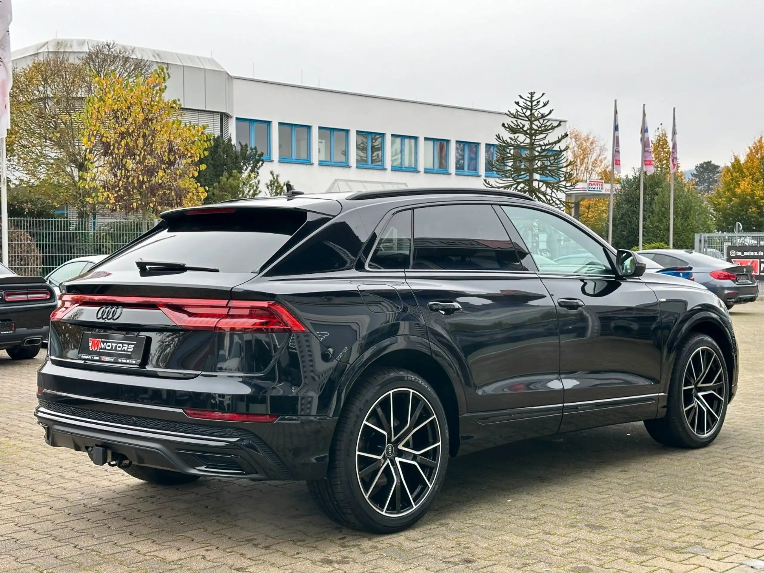 Audi - Q8