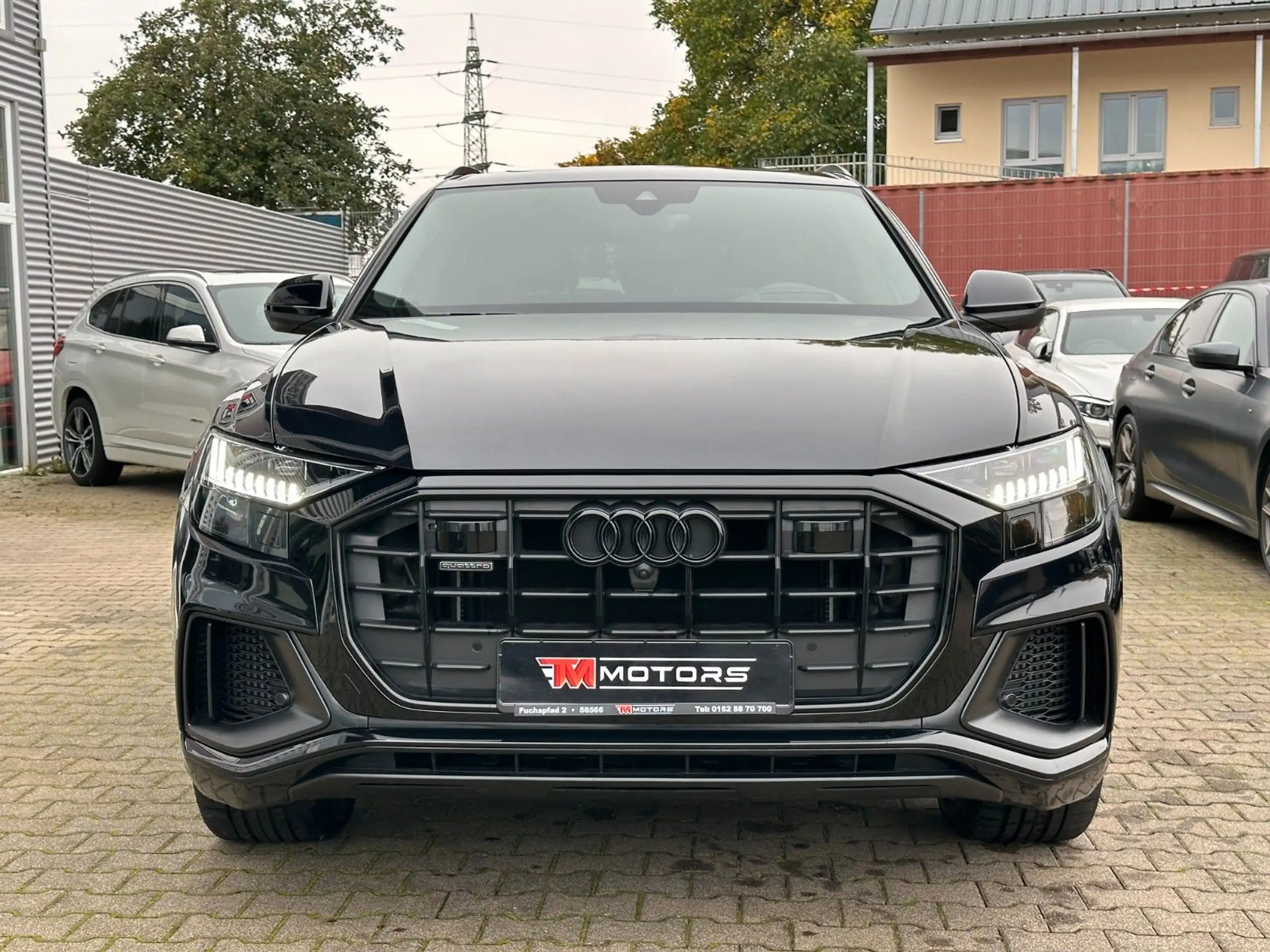 Audi - Q8