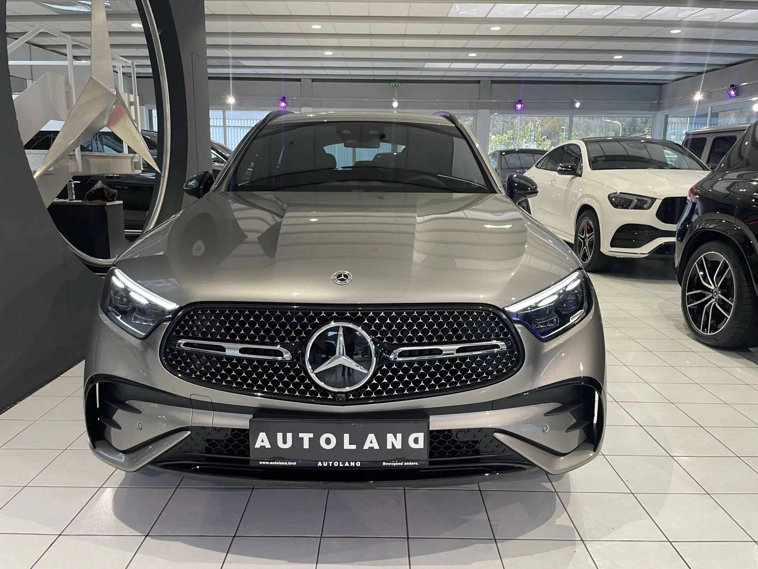 Mercedes-Benz - GLC 300