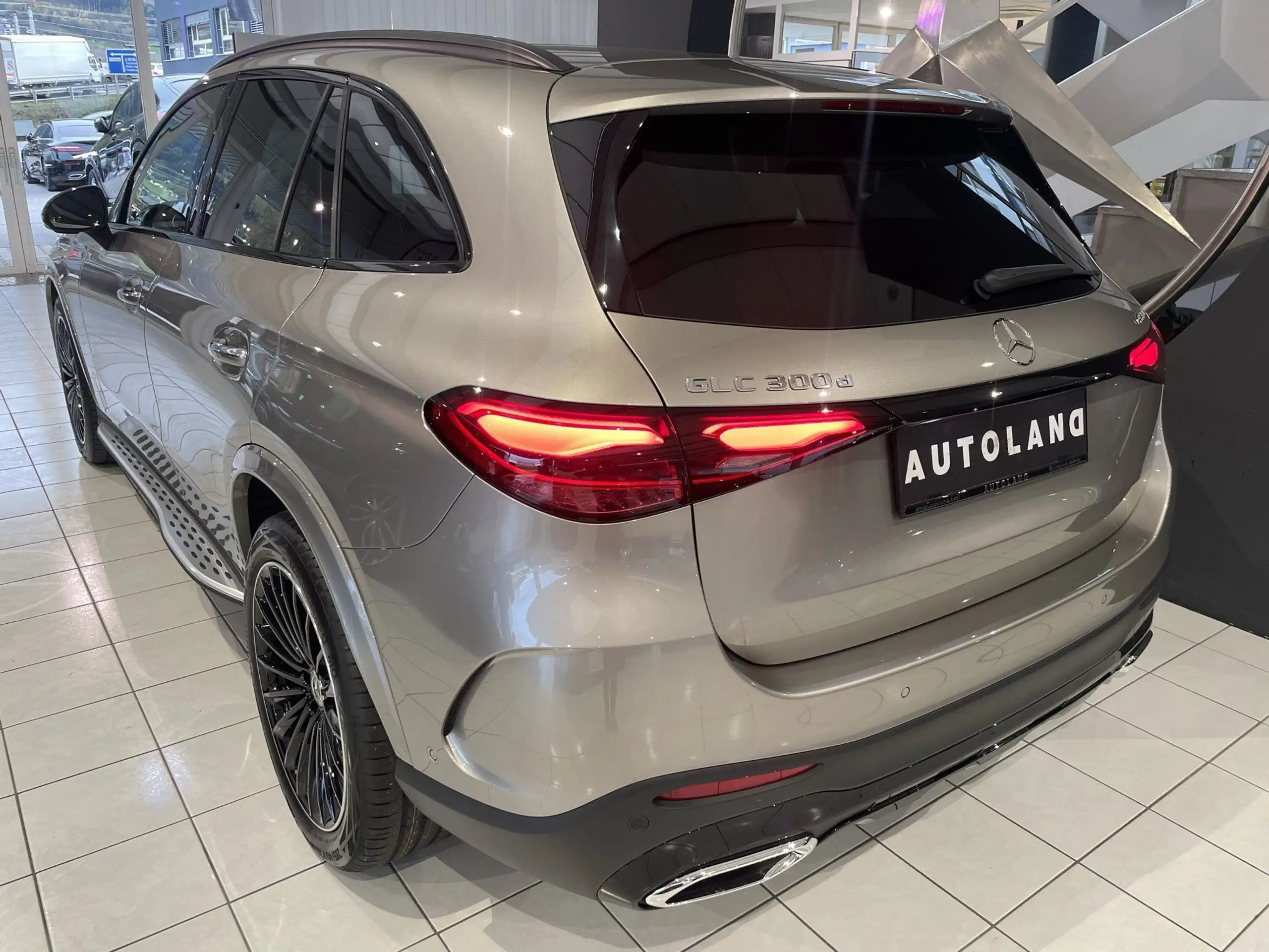 Mercedes-Benz - GLC 300