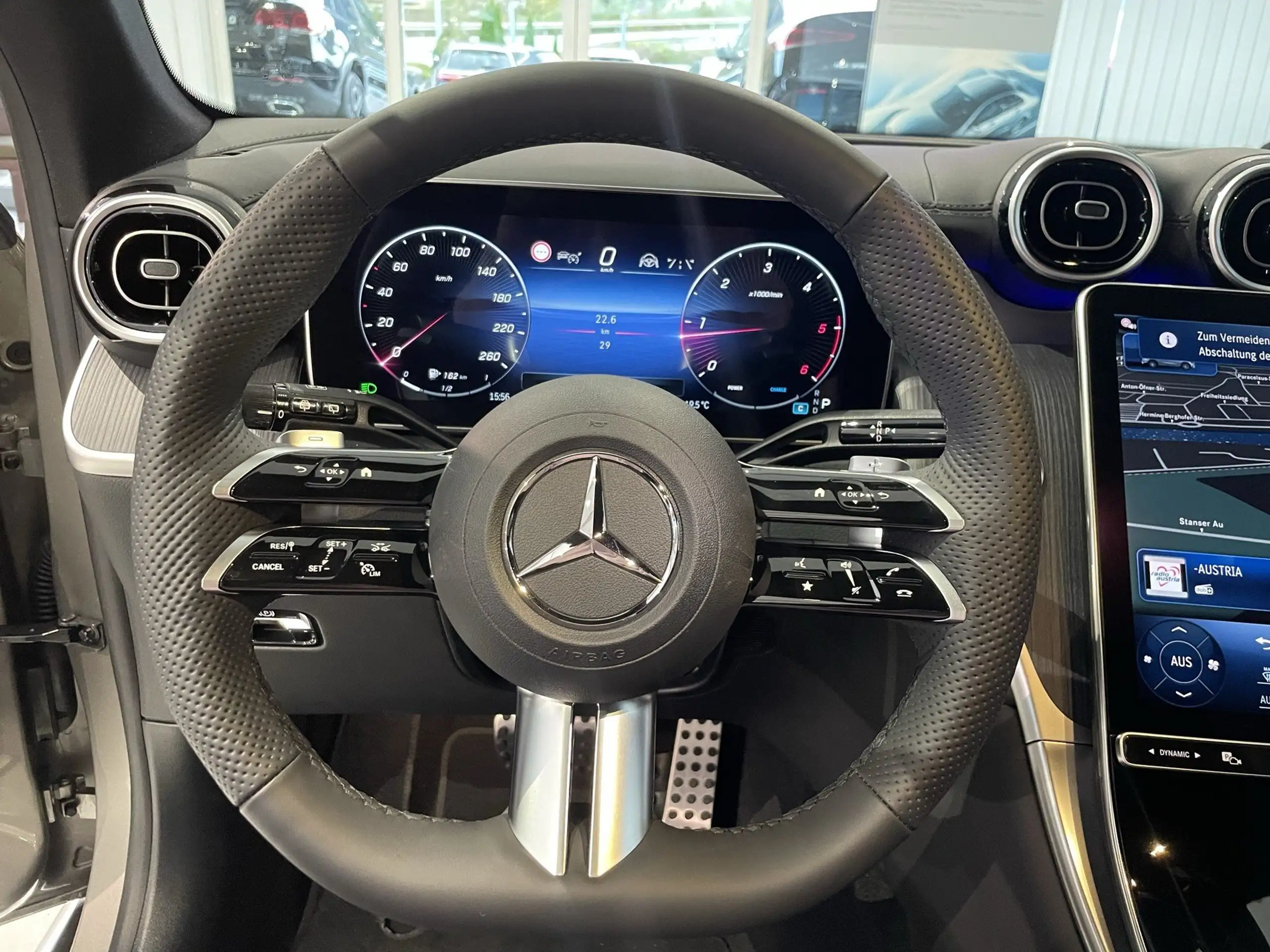 Mercedes-Benz - GLC 300