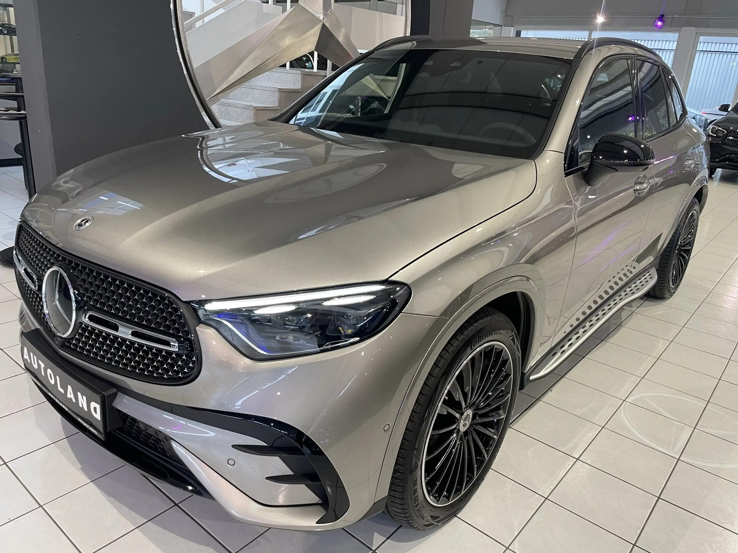 Mercedes-Benz - GLC 300