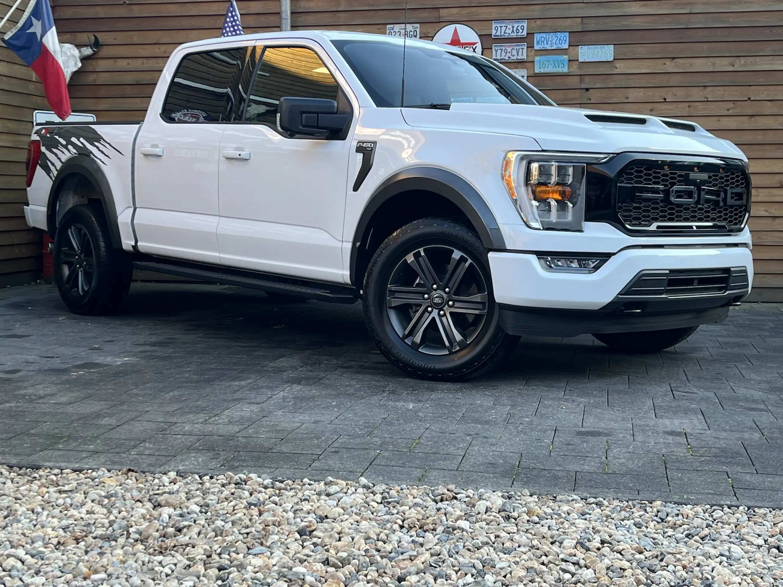 Ford - F 150