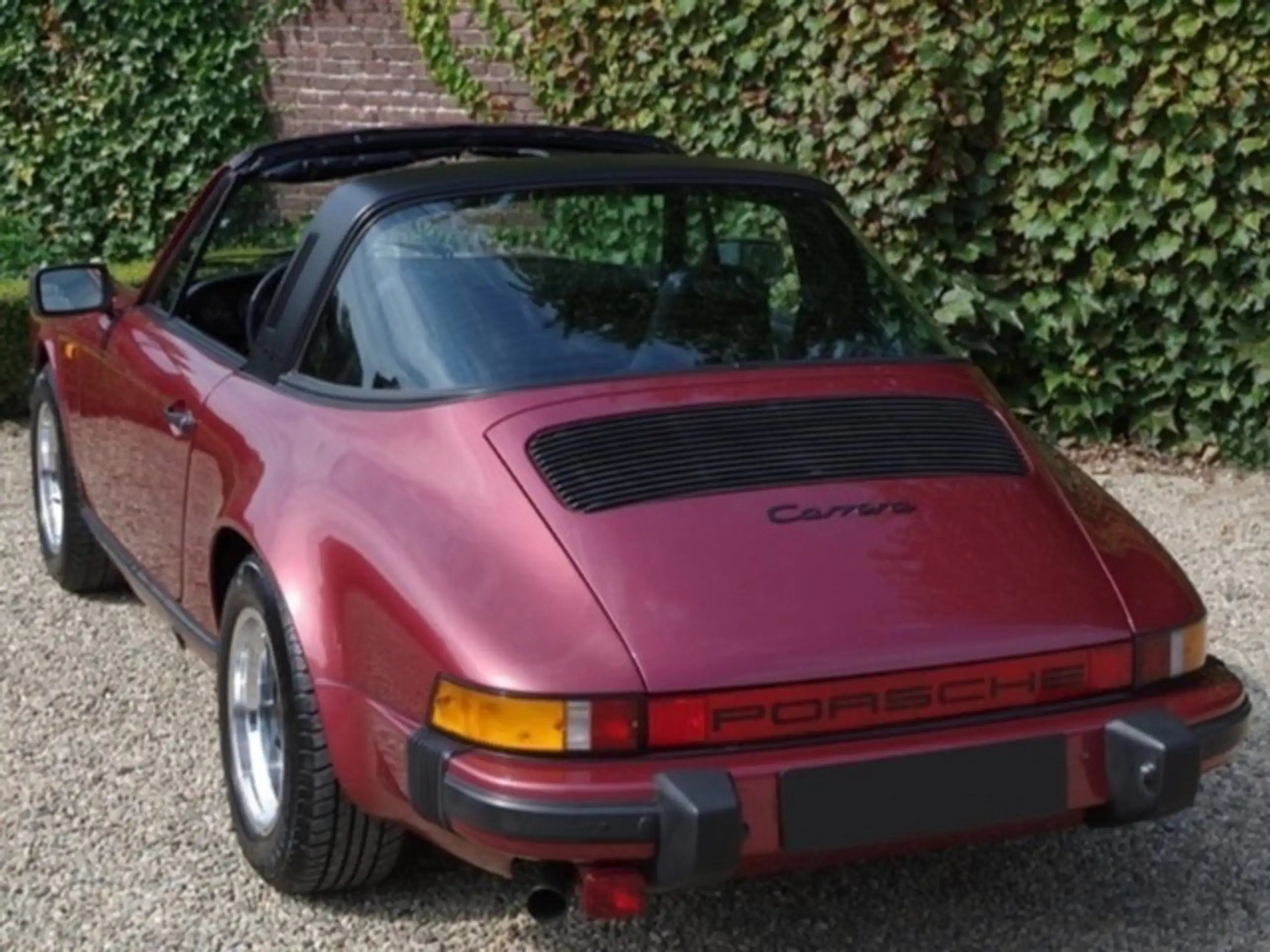 Porsche - 911