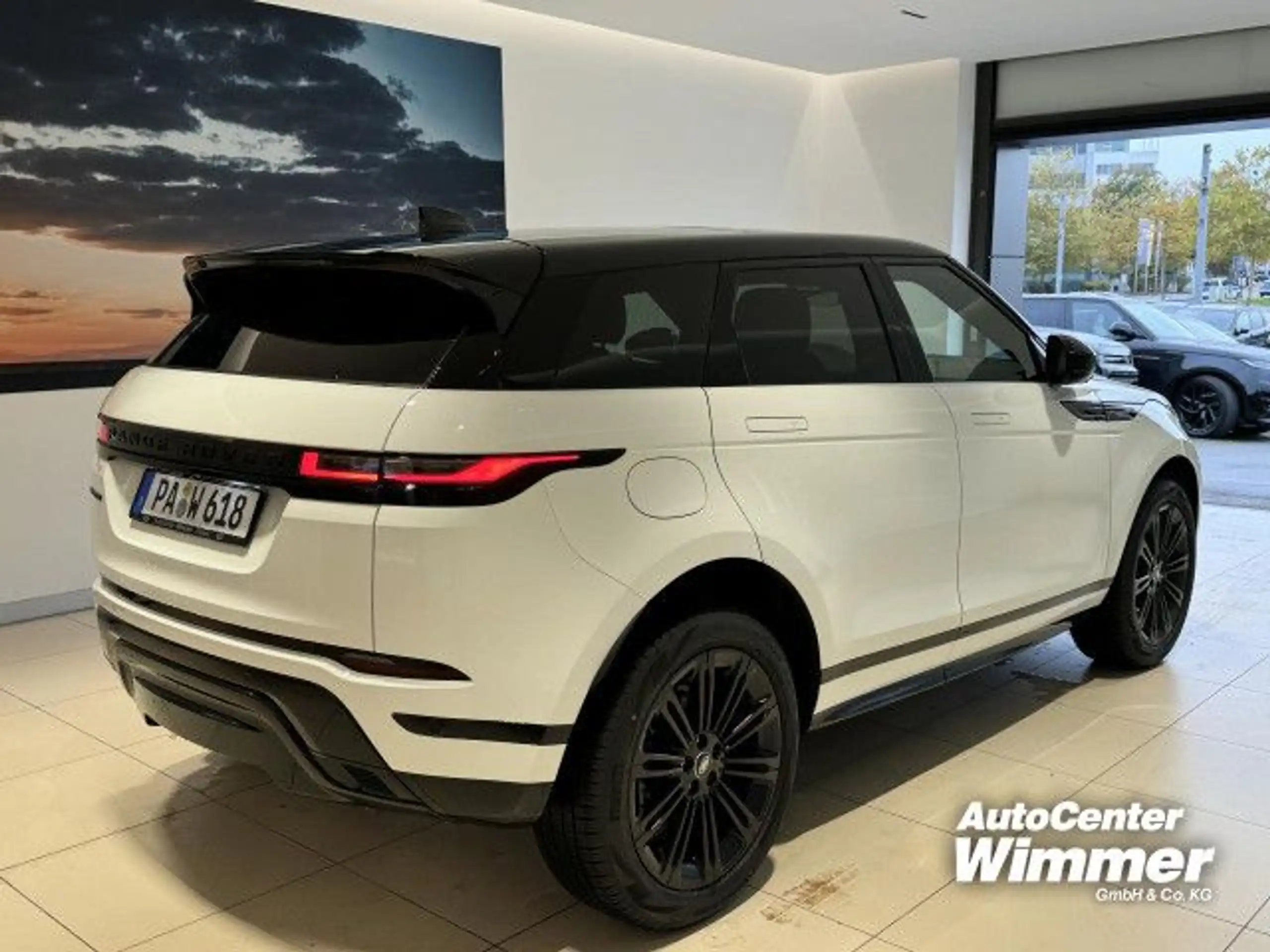 Land Rover - Range Rover Evoque