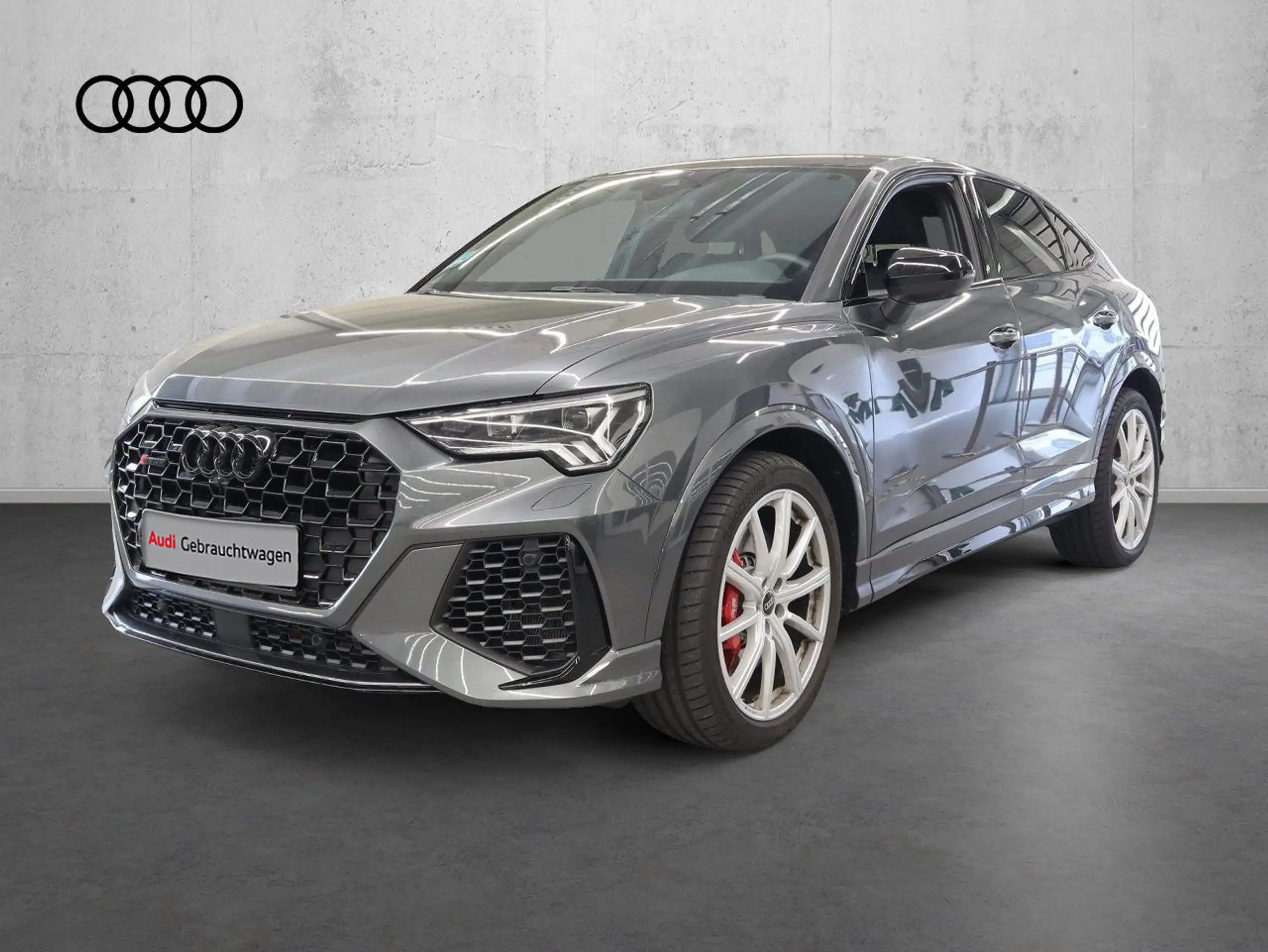 Audi - RS Q3