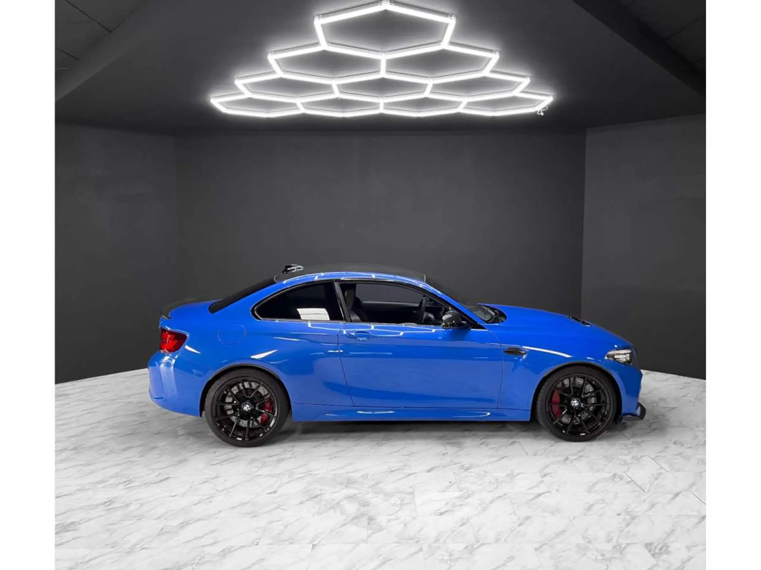 BMW - M2