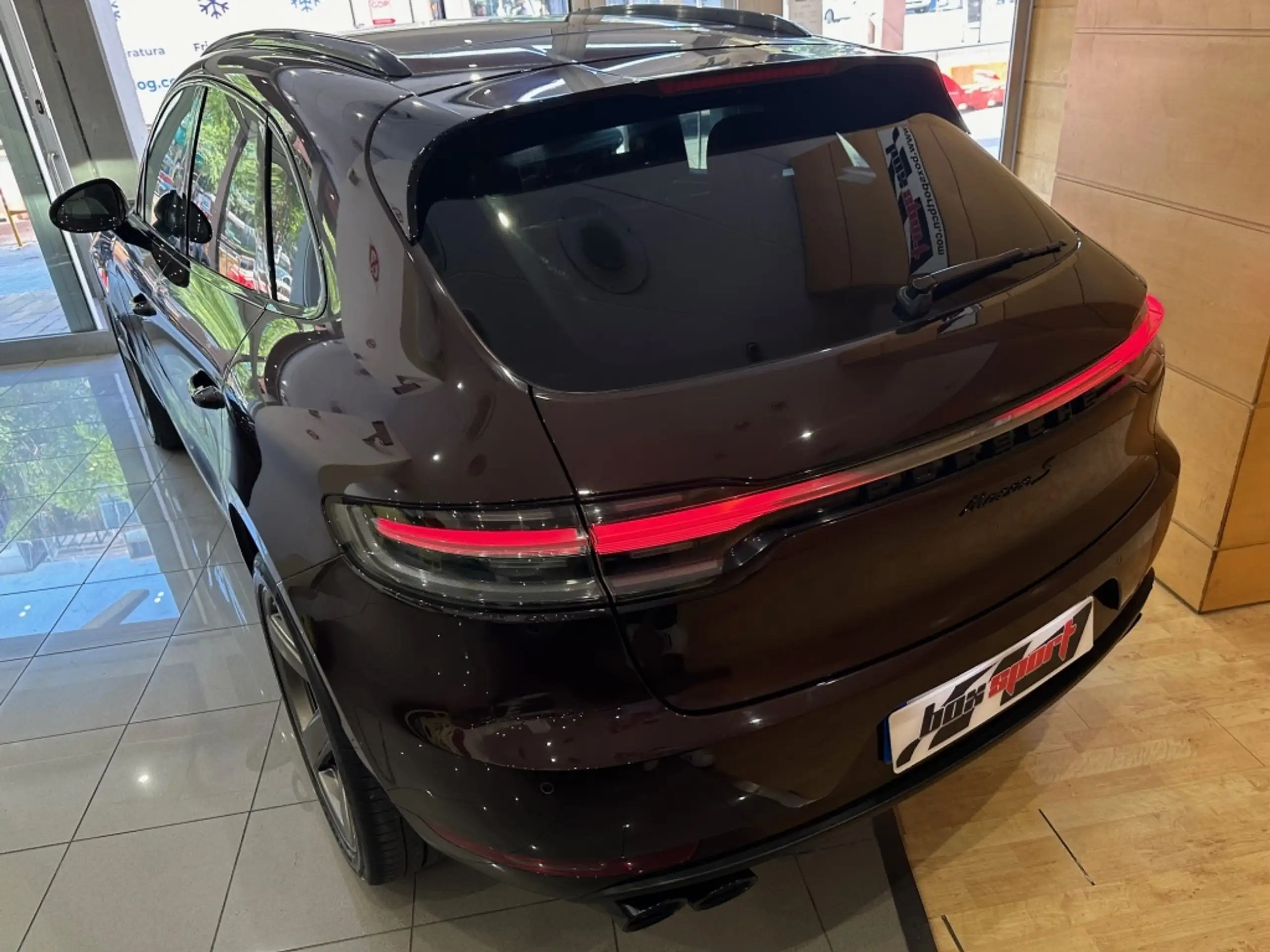 Porsche - Macan