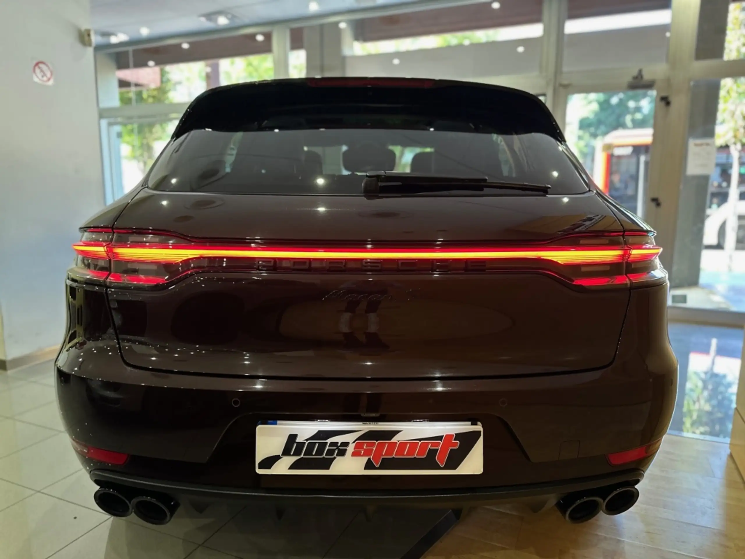 Porsche - Macan