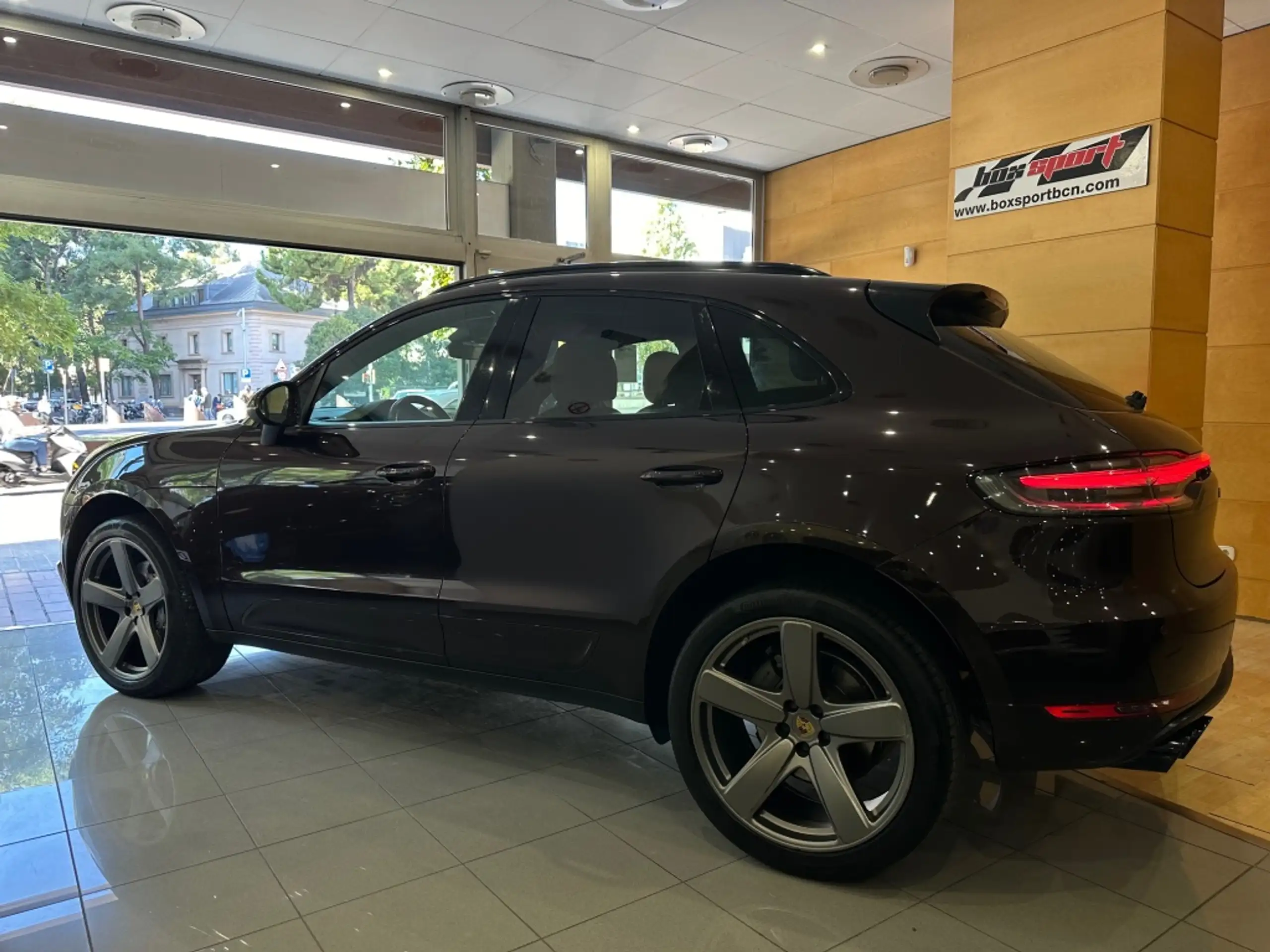 Porsche - Macan