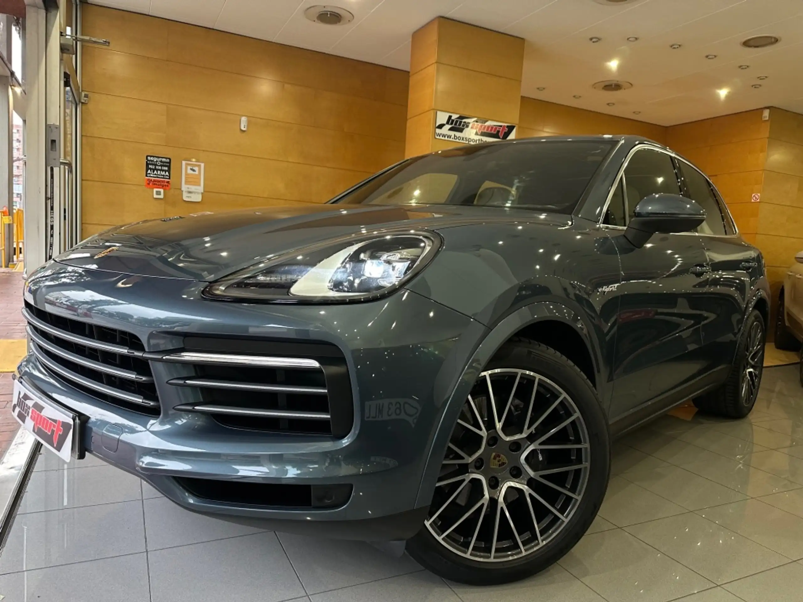 Porsche - Cayenne