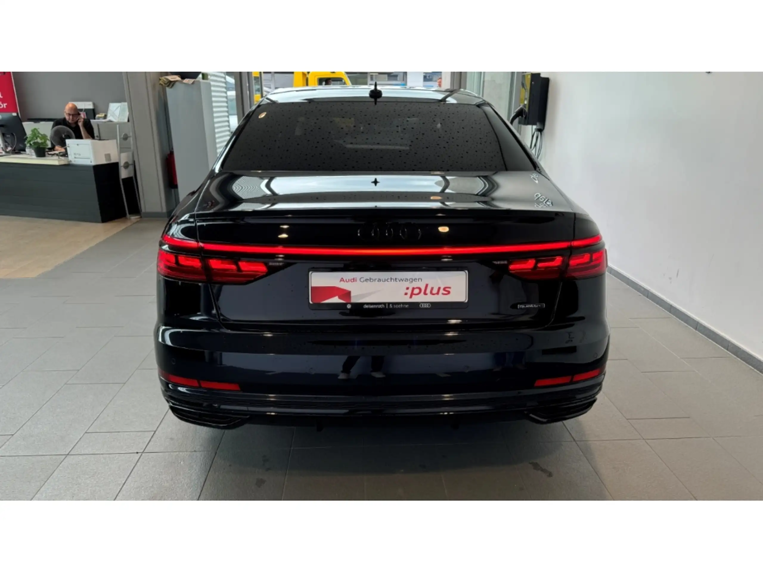 Audi - A8