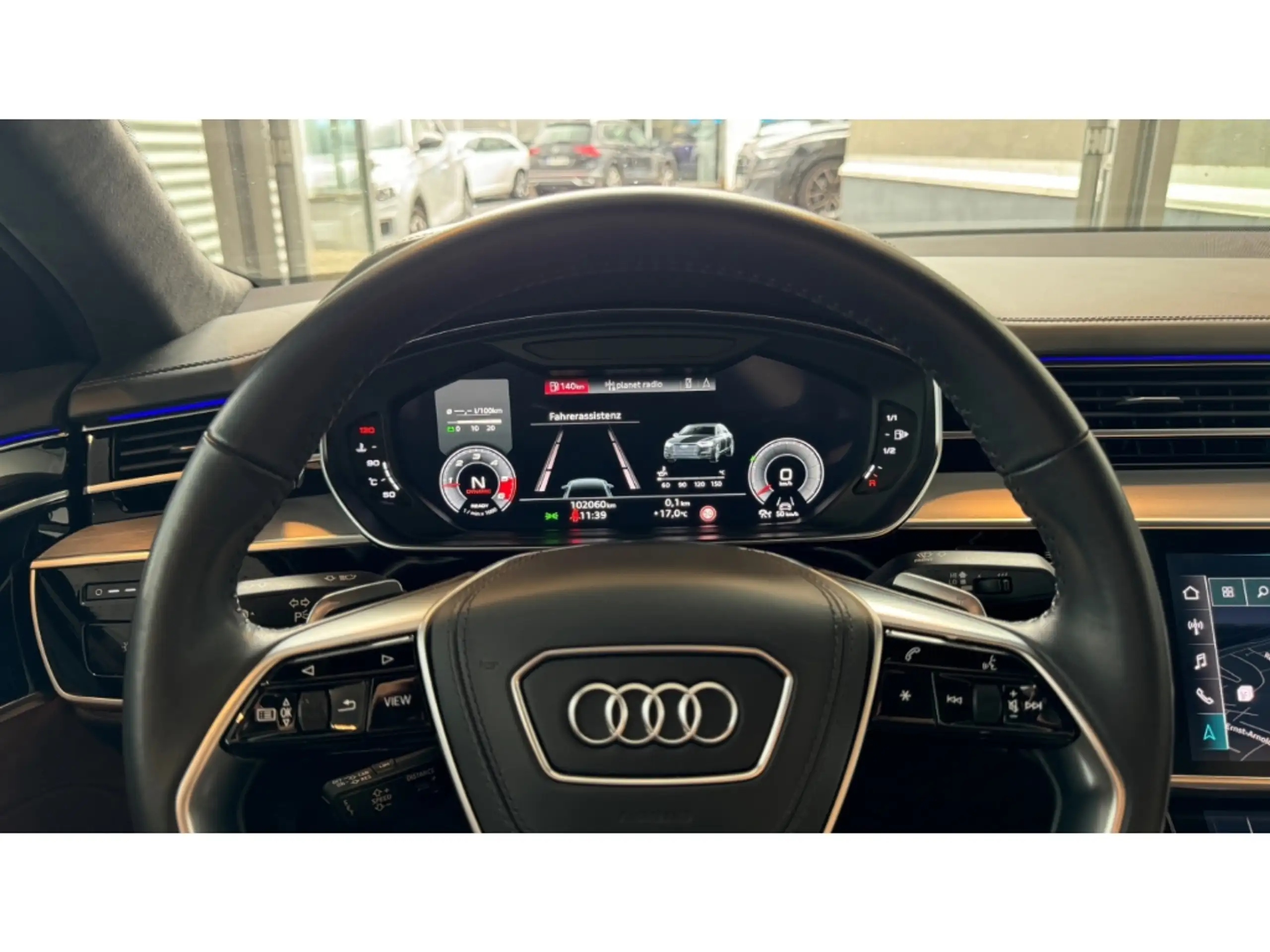 Audi - A8