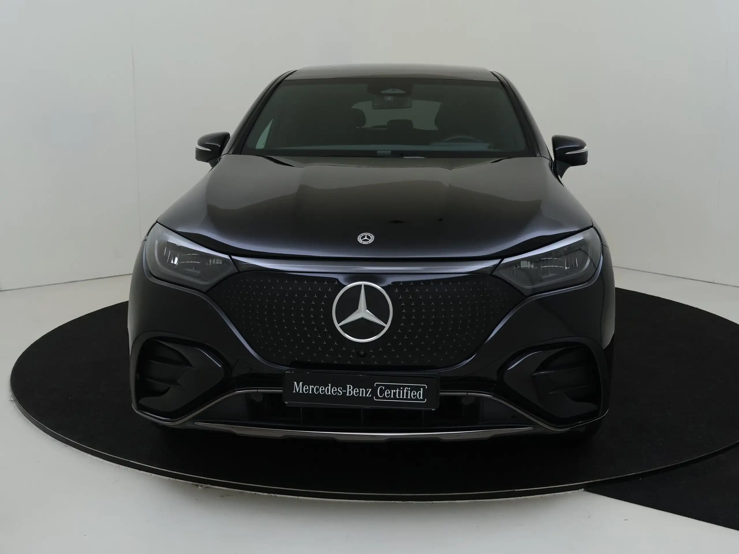 Mercedes-Benz - EQE SUV