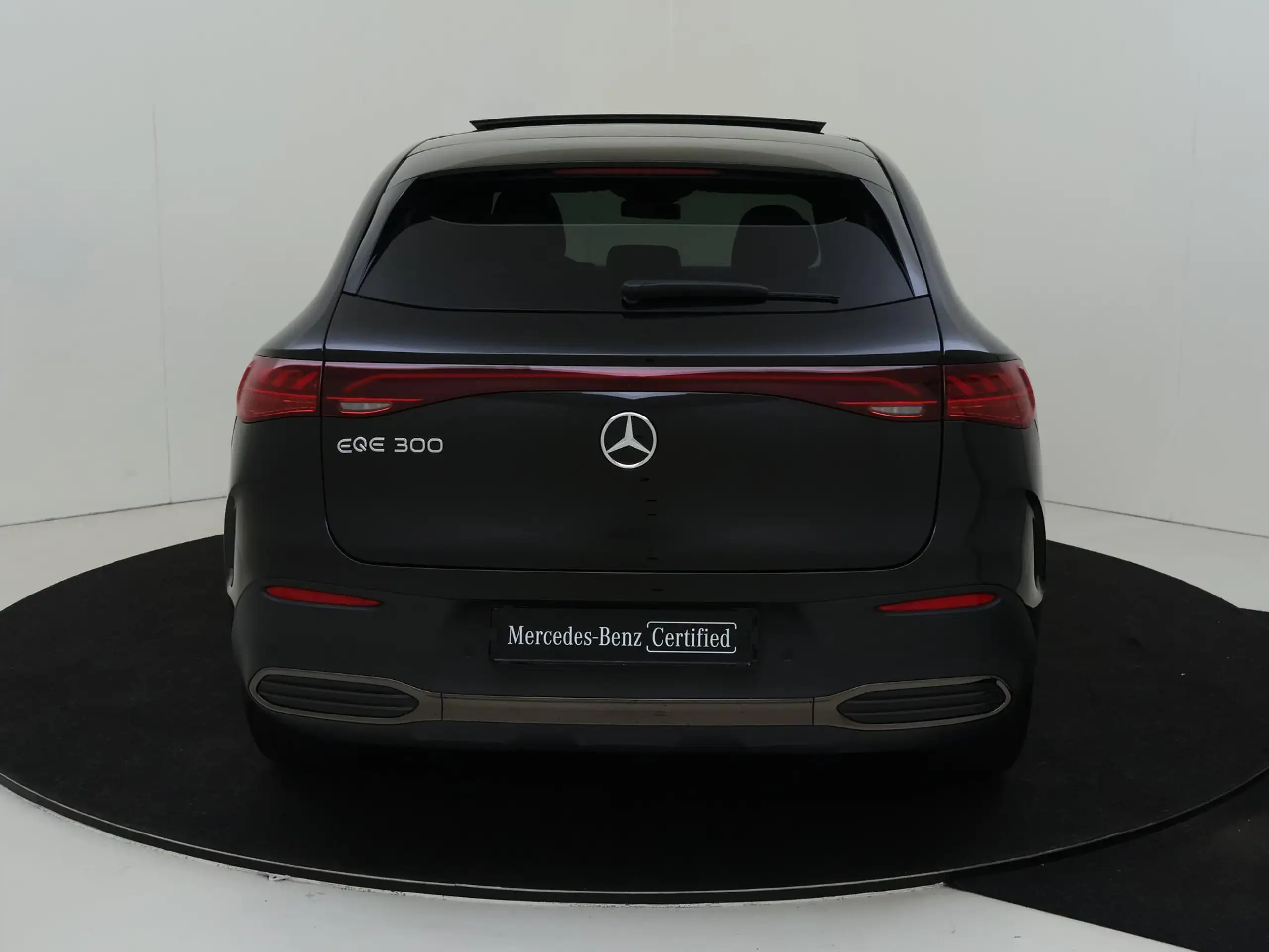 Mercedes-Benz - EQE SUV