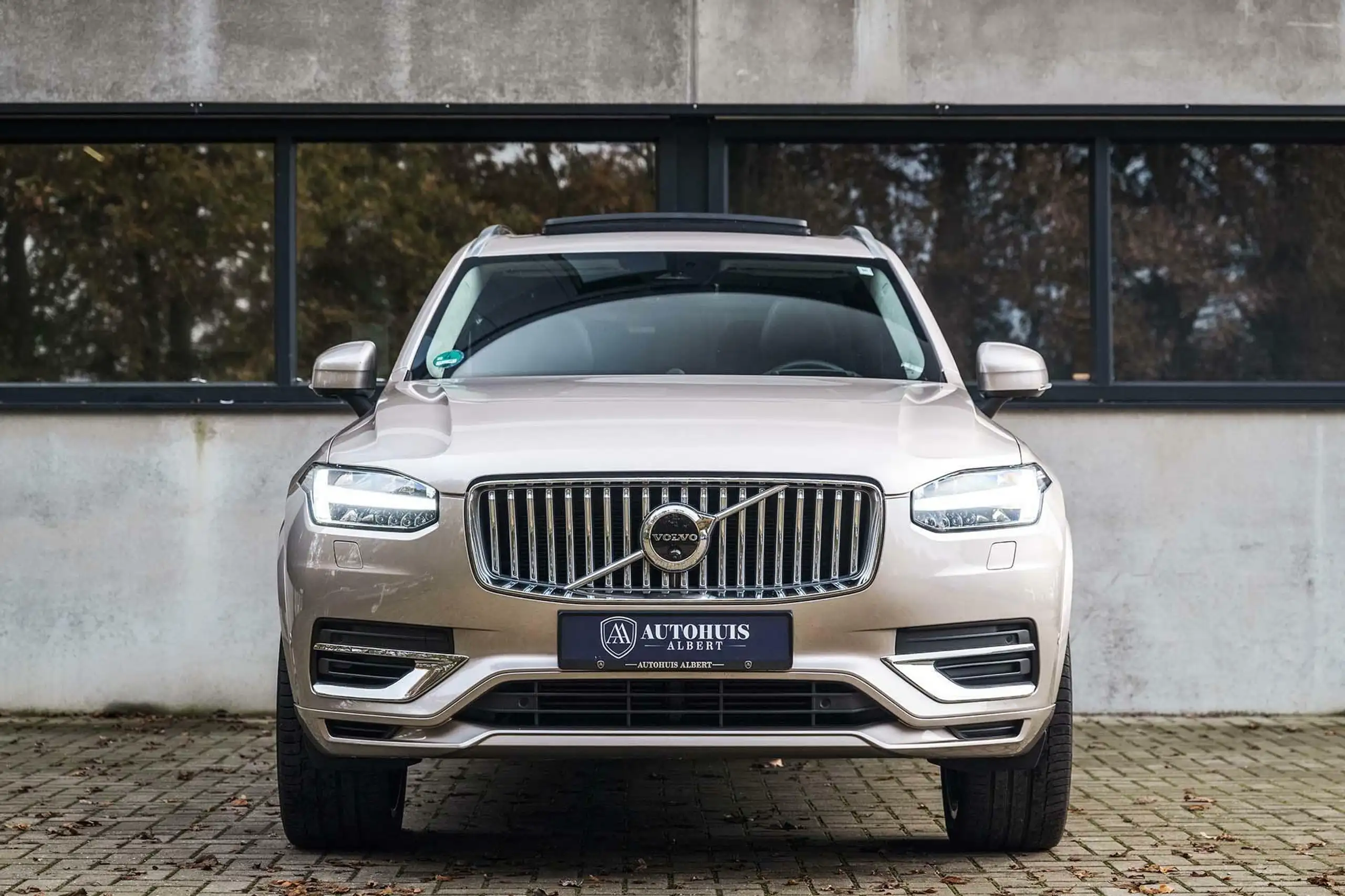 Volvo - XC90