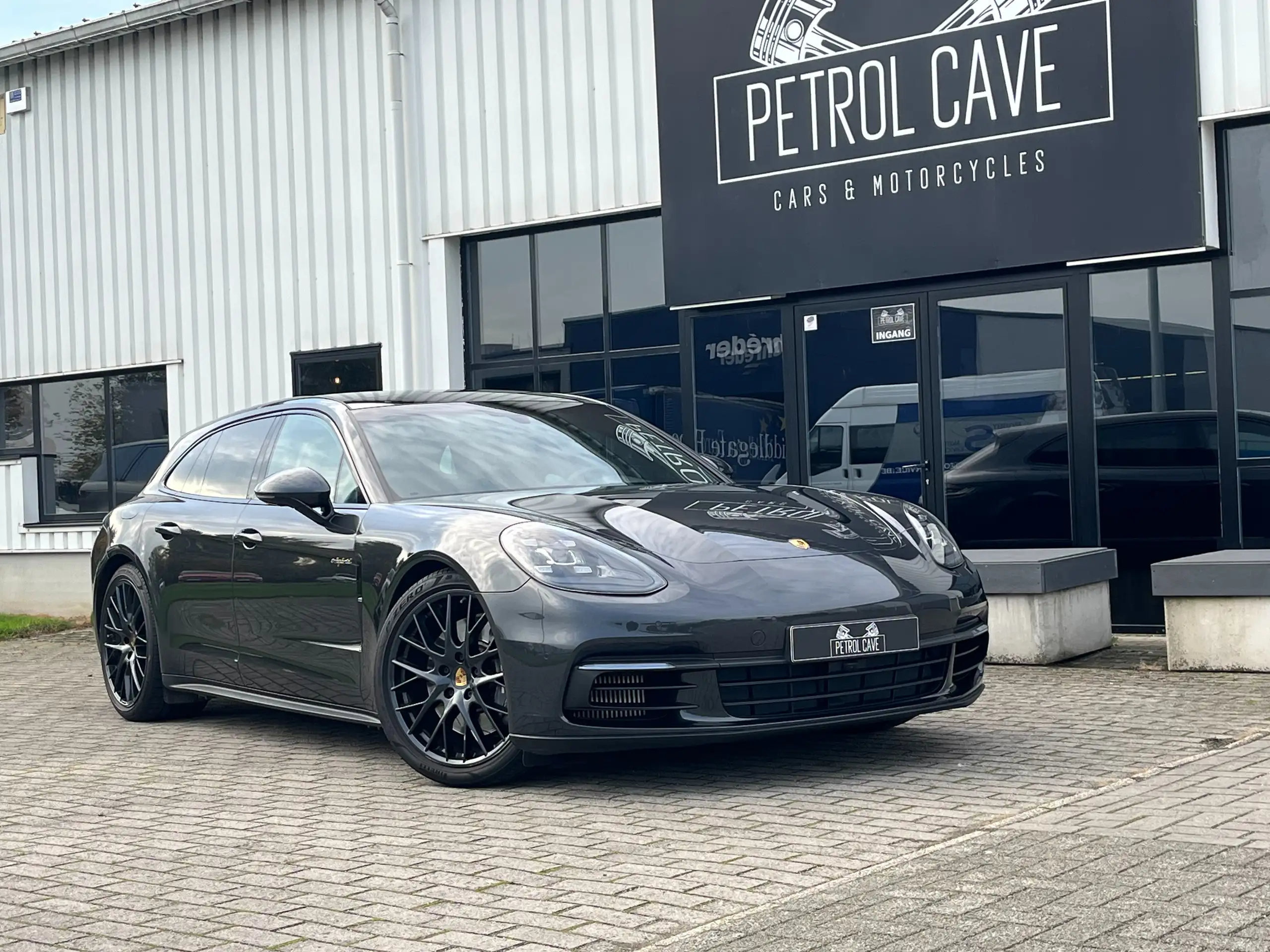 Porsche - Panamera