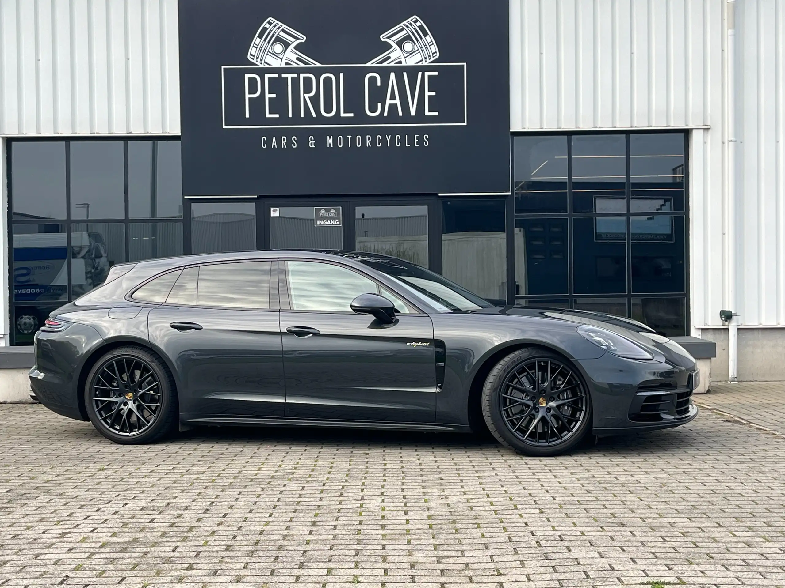 Porsche - Panamera