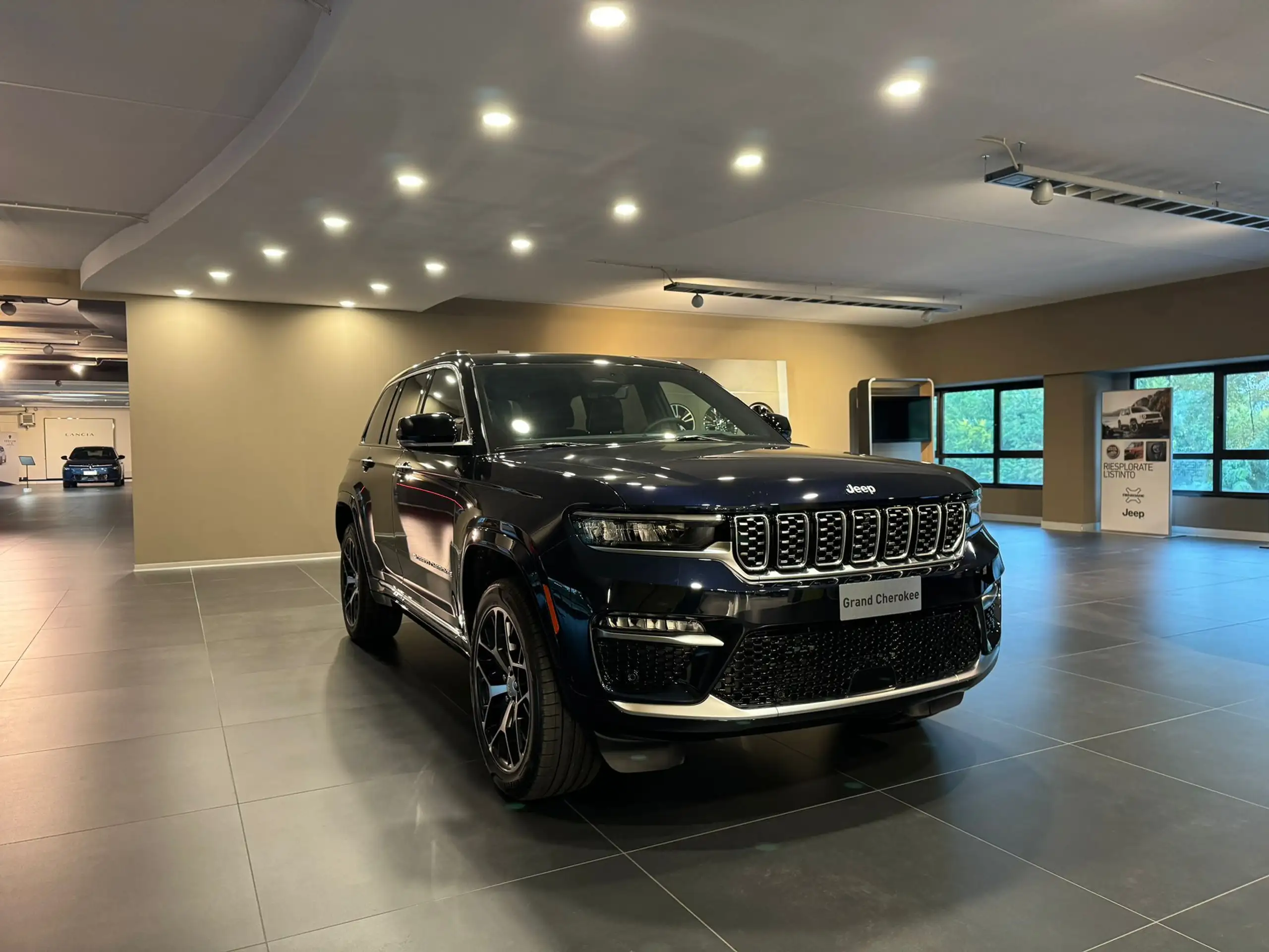 Jeep - Grand Cherokee