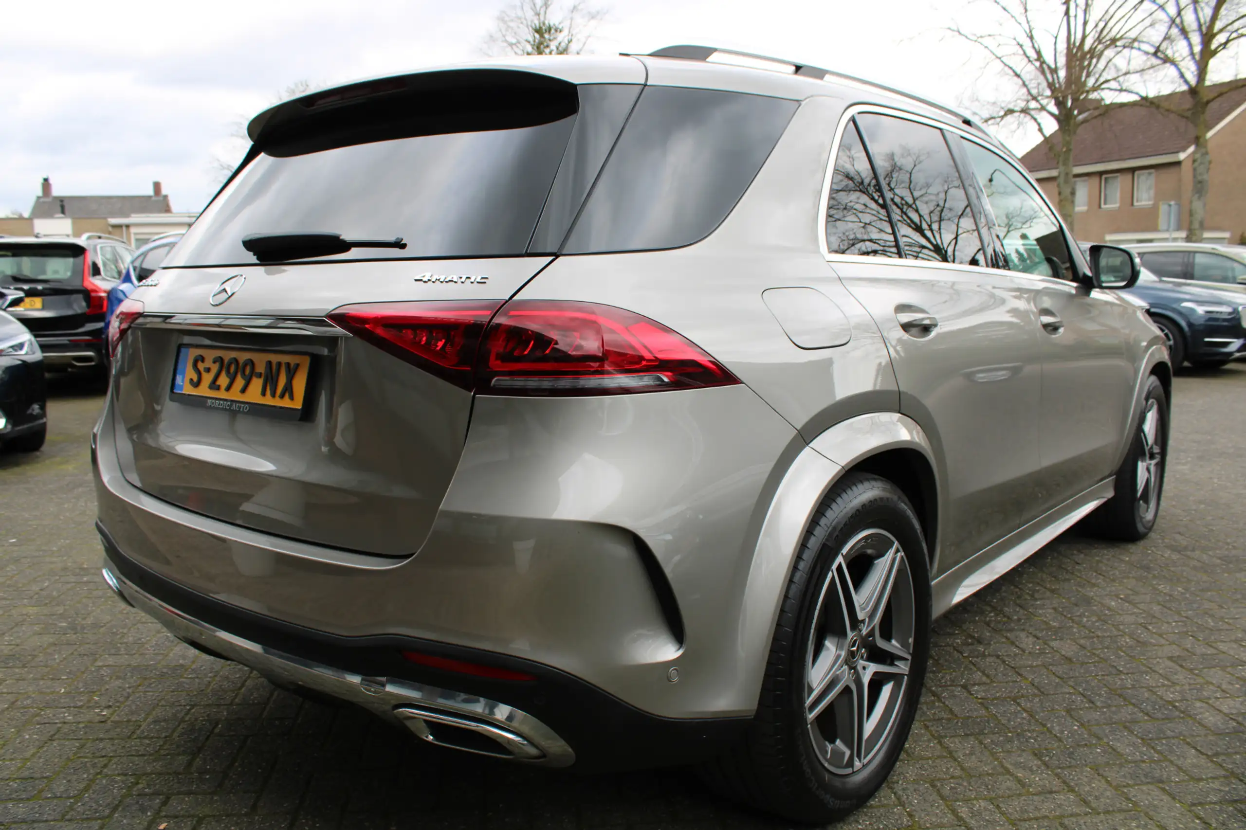 Mercedes-Benz - GLE 350