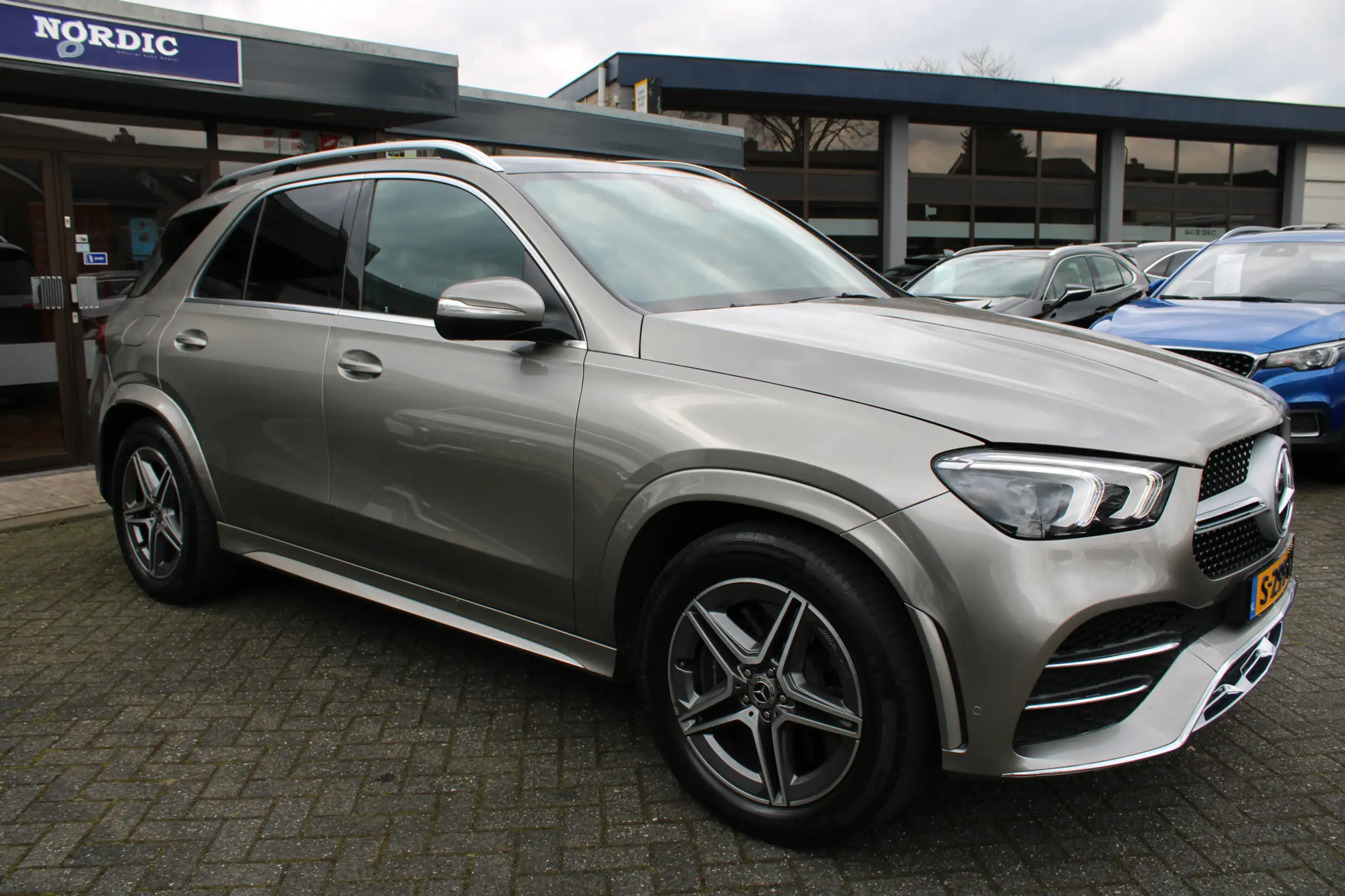 Mercedes-Benz - GLE 350