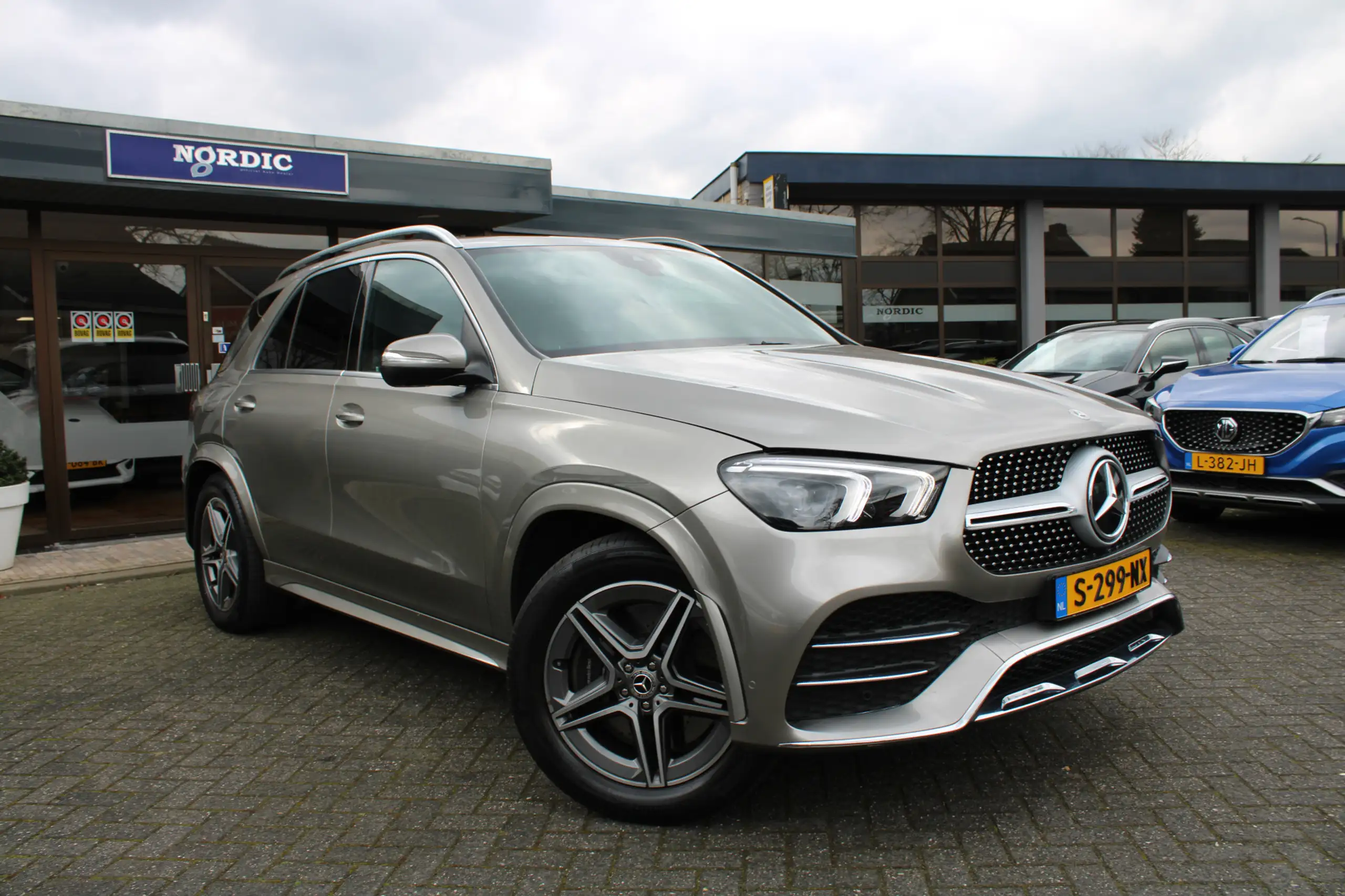 Mercedes-Benz - GLE 350