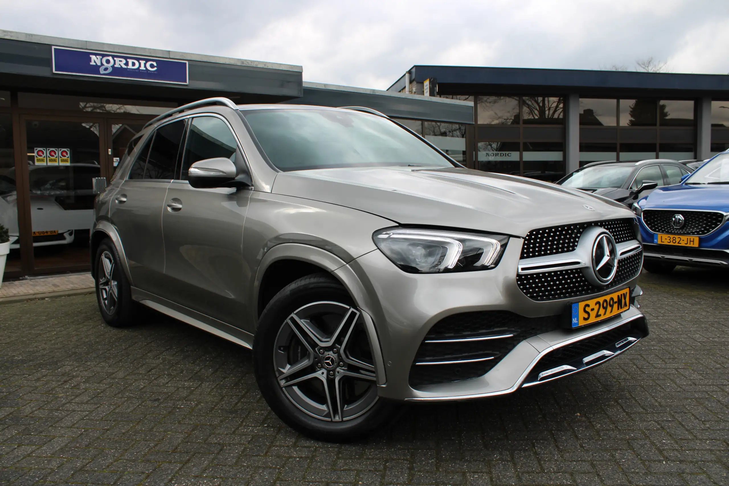 Mercedes-Benz - GLE 350