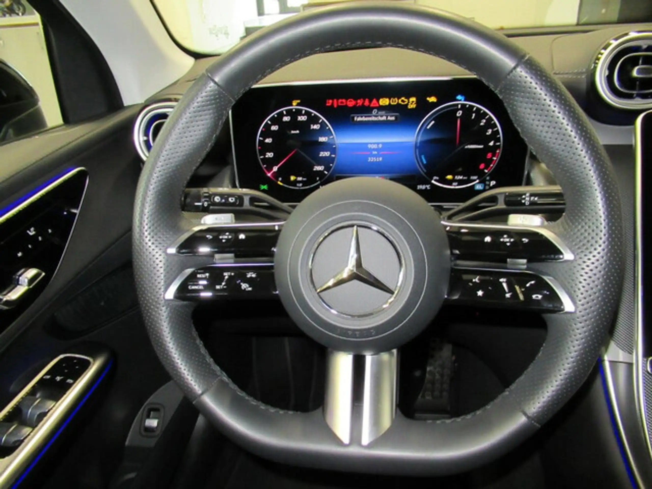 Mercedes-Benz - GLC 300