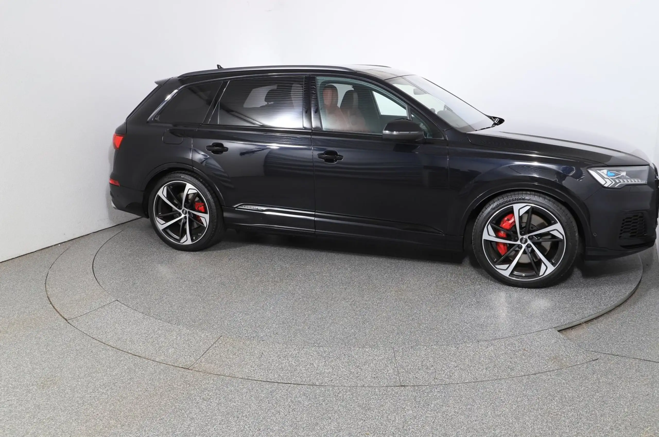 Audi - SQ7