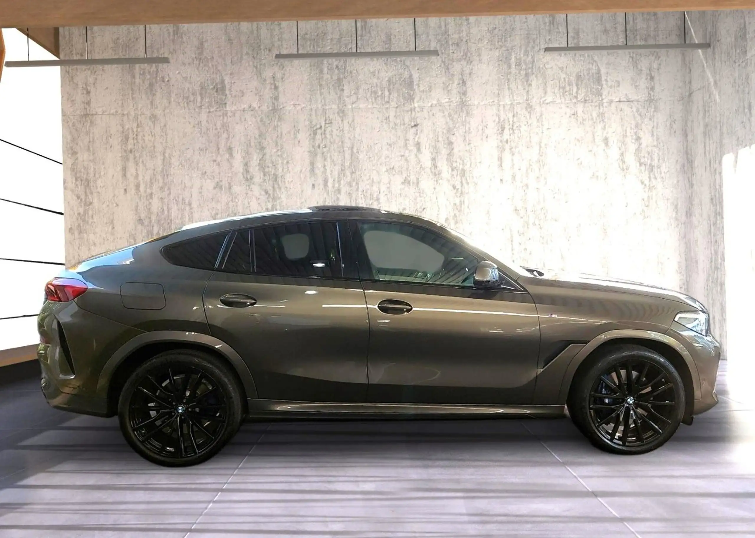 BMW - X6