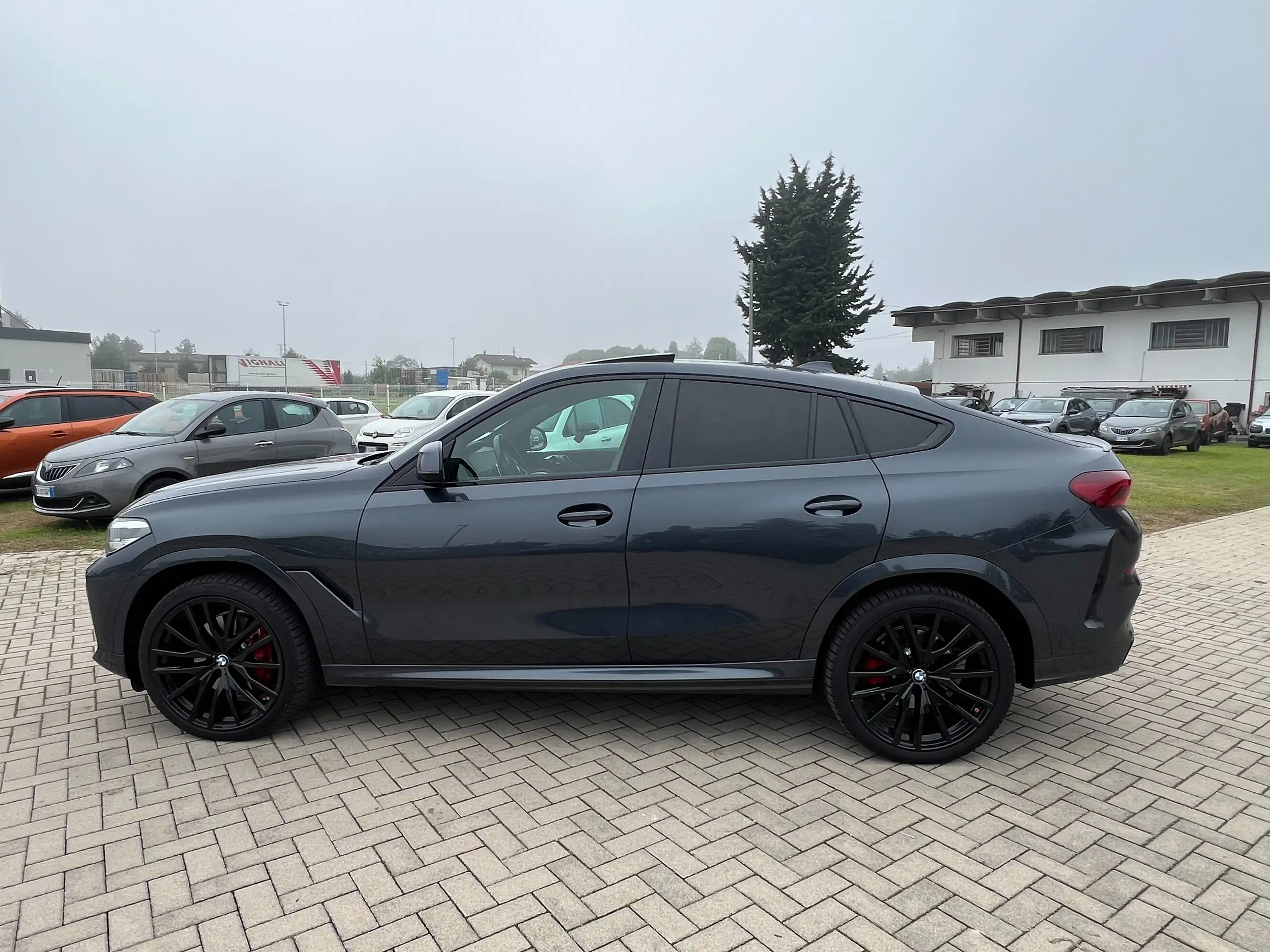 BMW - X6