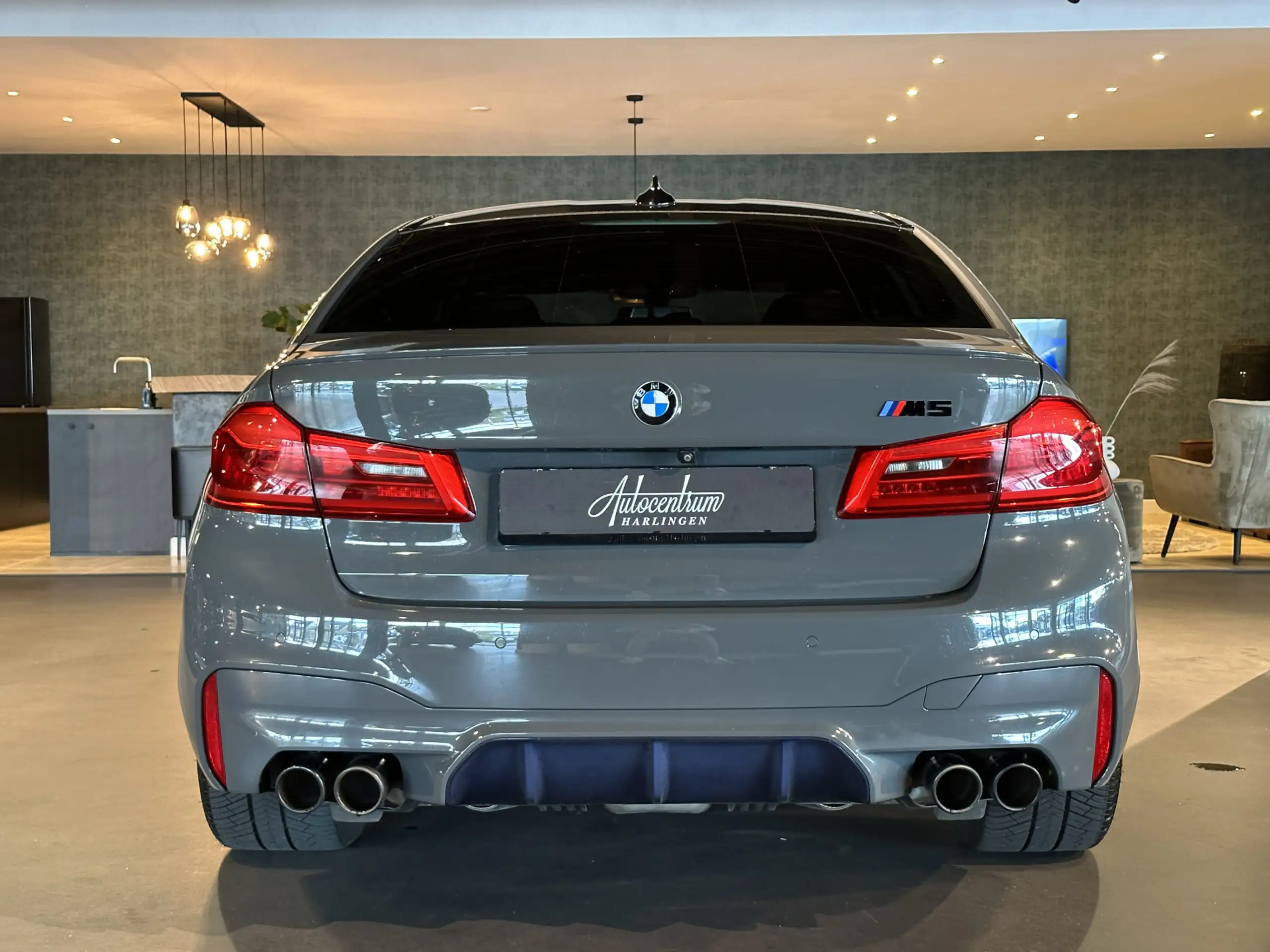 BMW - M5