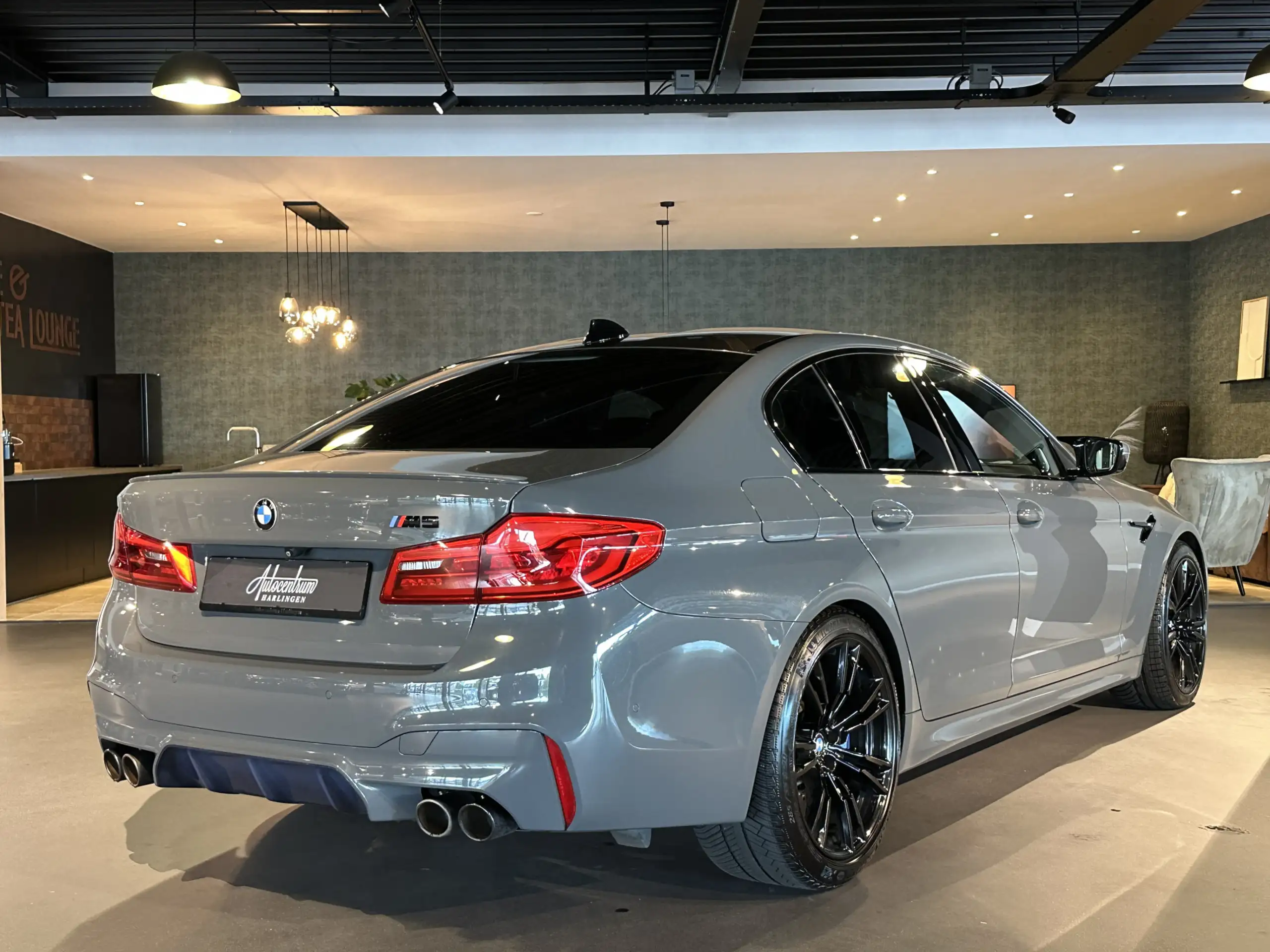 BMW - M5