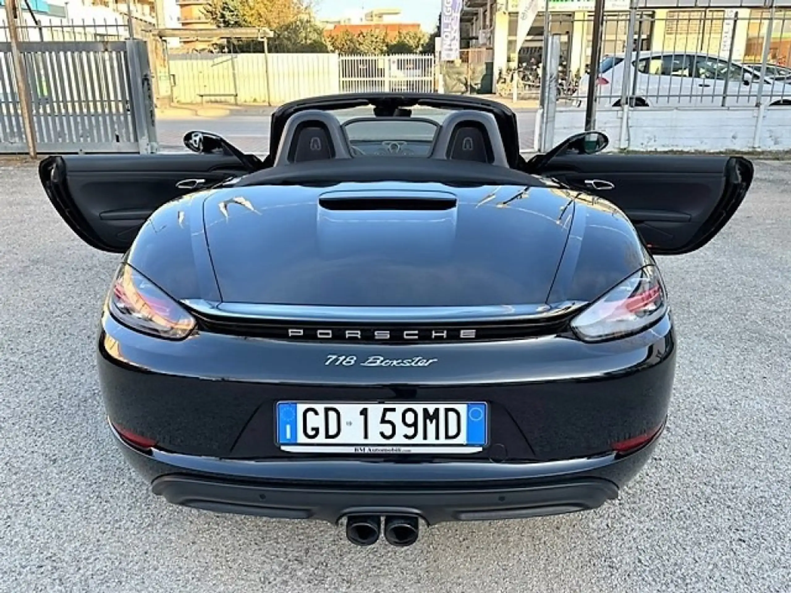 Porsche - 718 Spyder