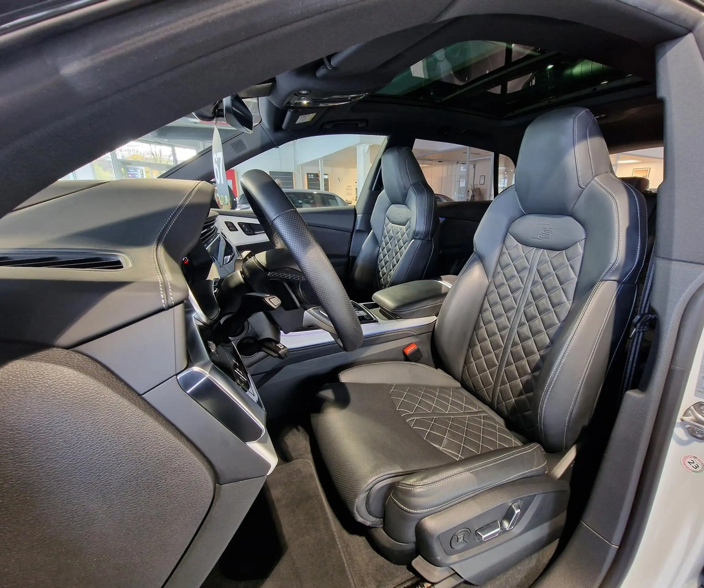 Audi - SQ8