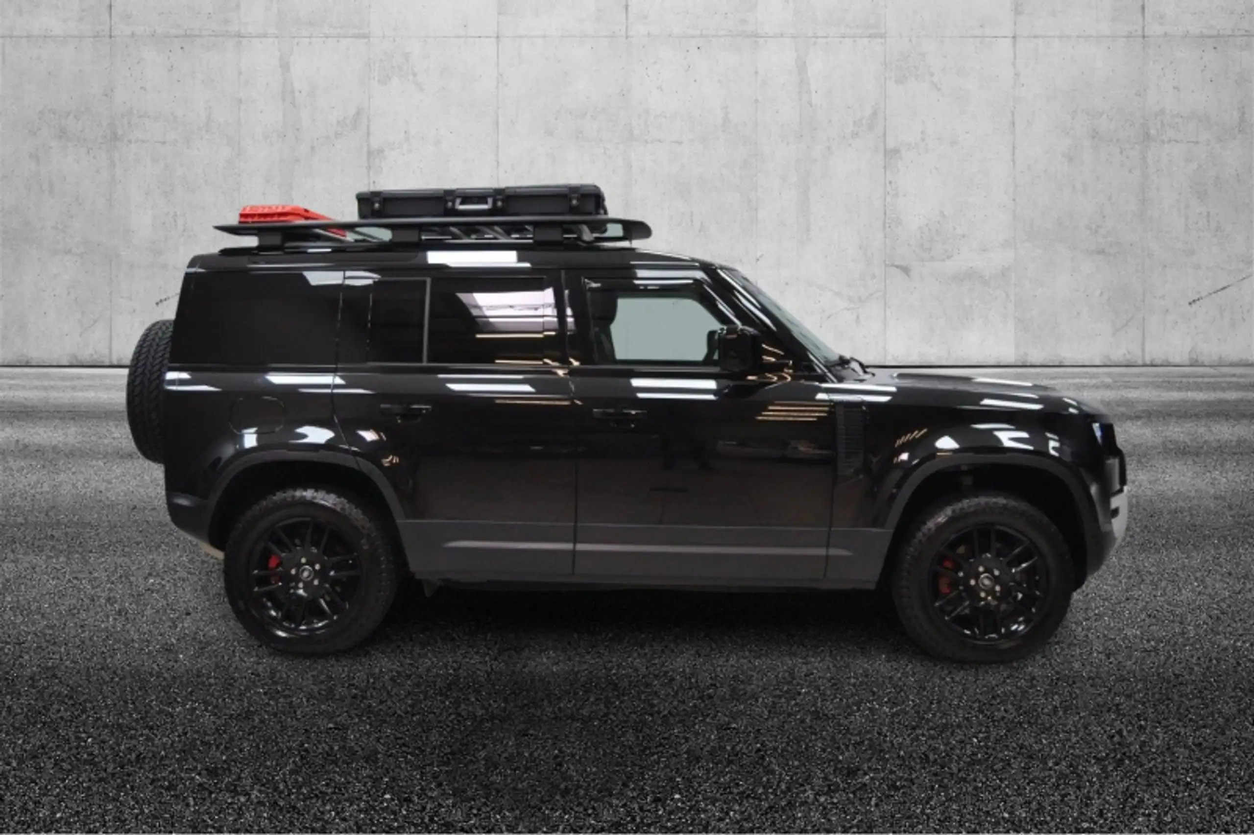 Land Rover - Defender