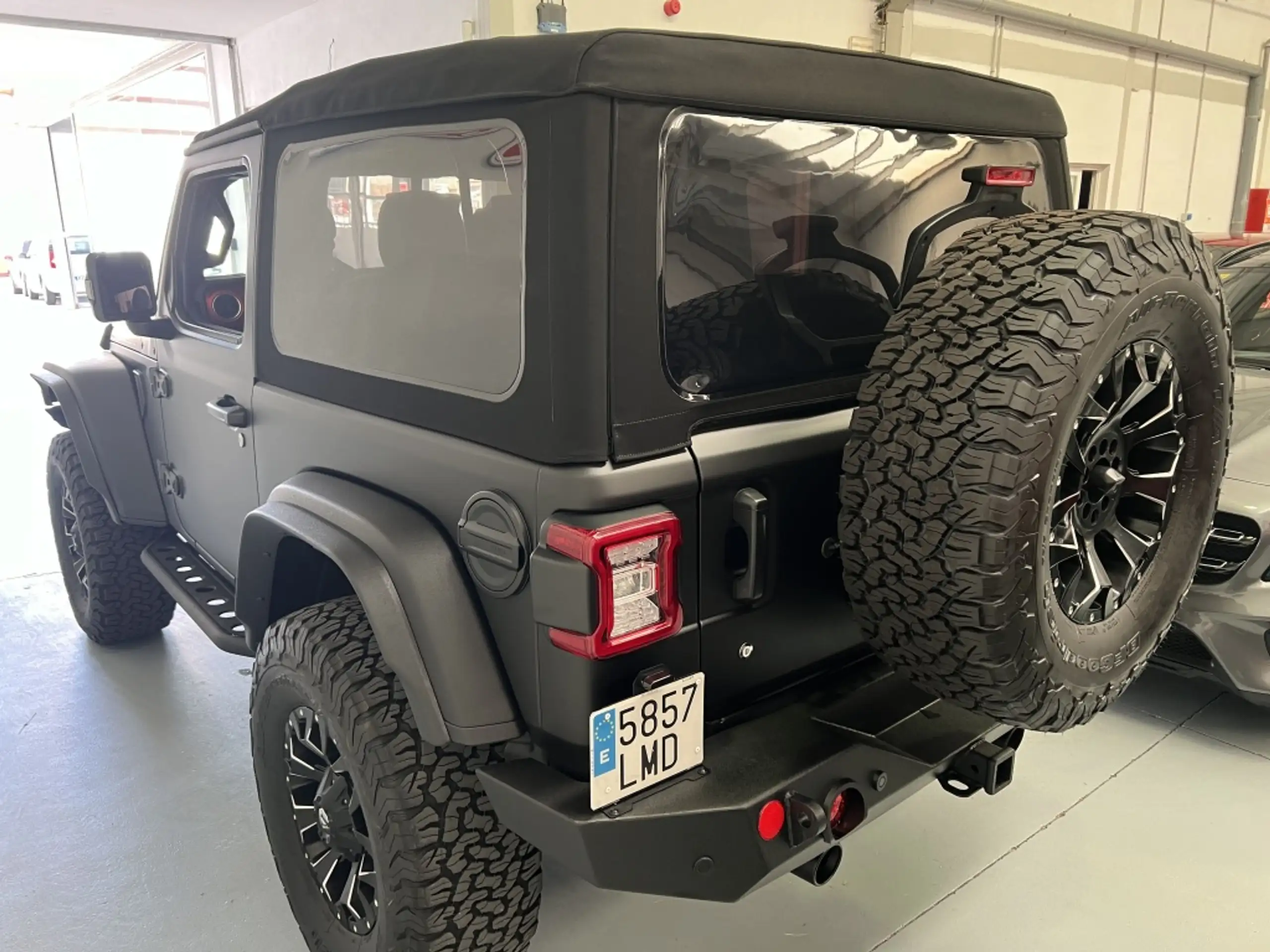 Jeep - Wrangler