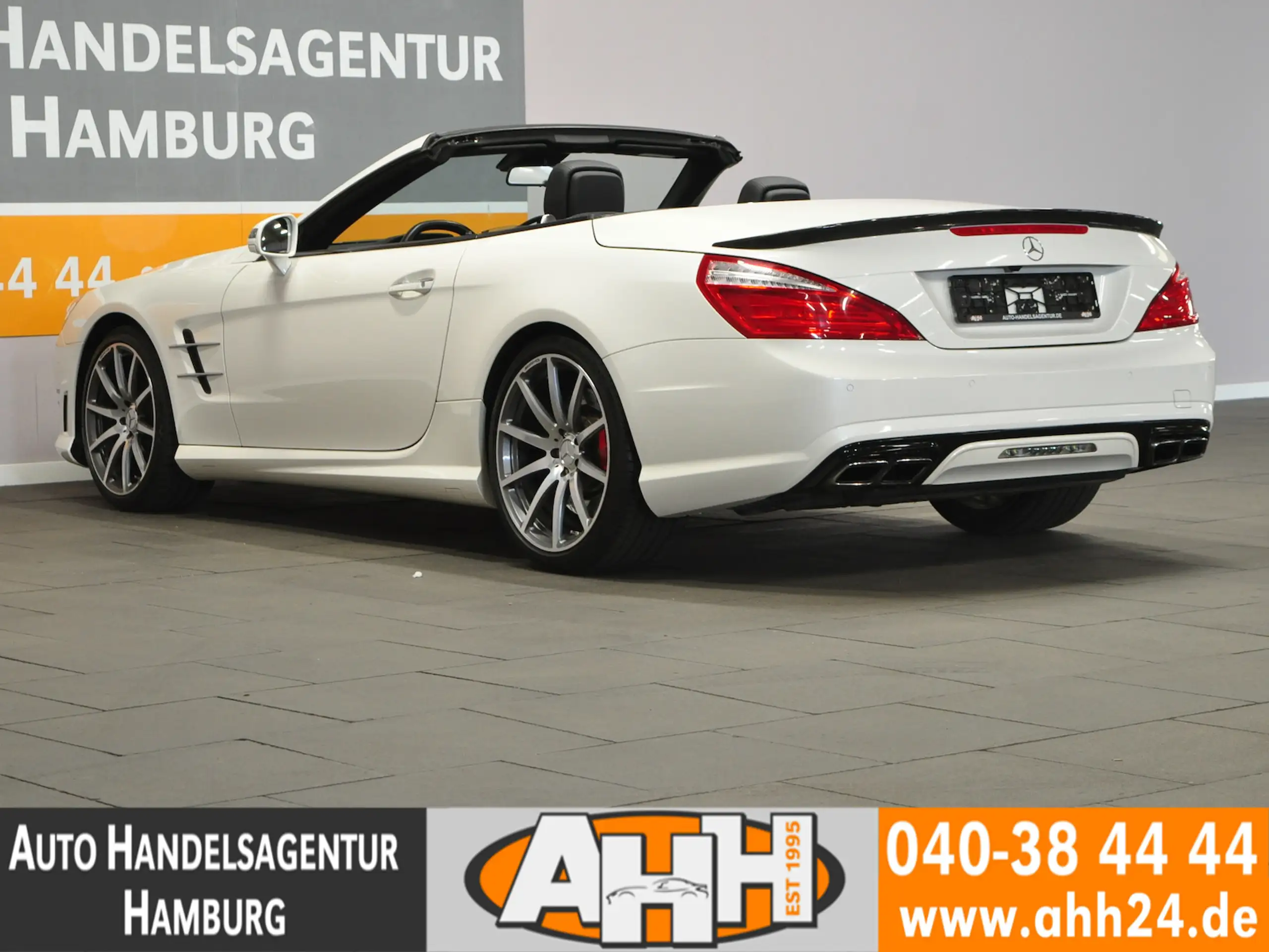 Mercedes-Benz - SL 63 AMG