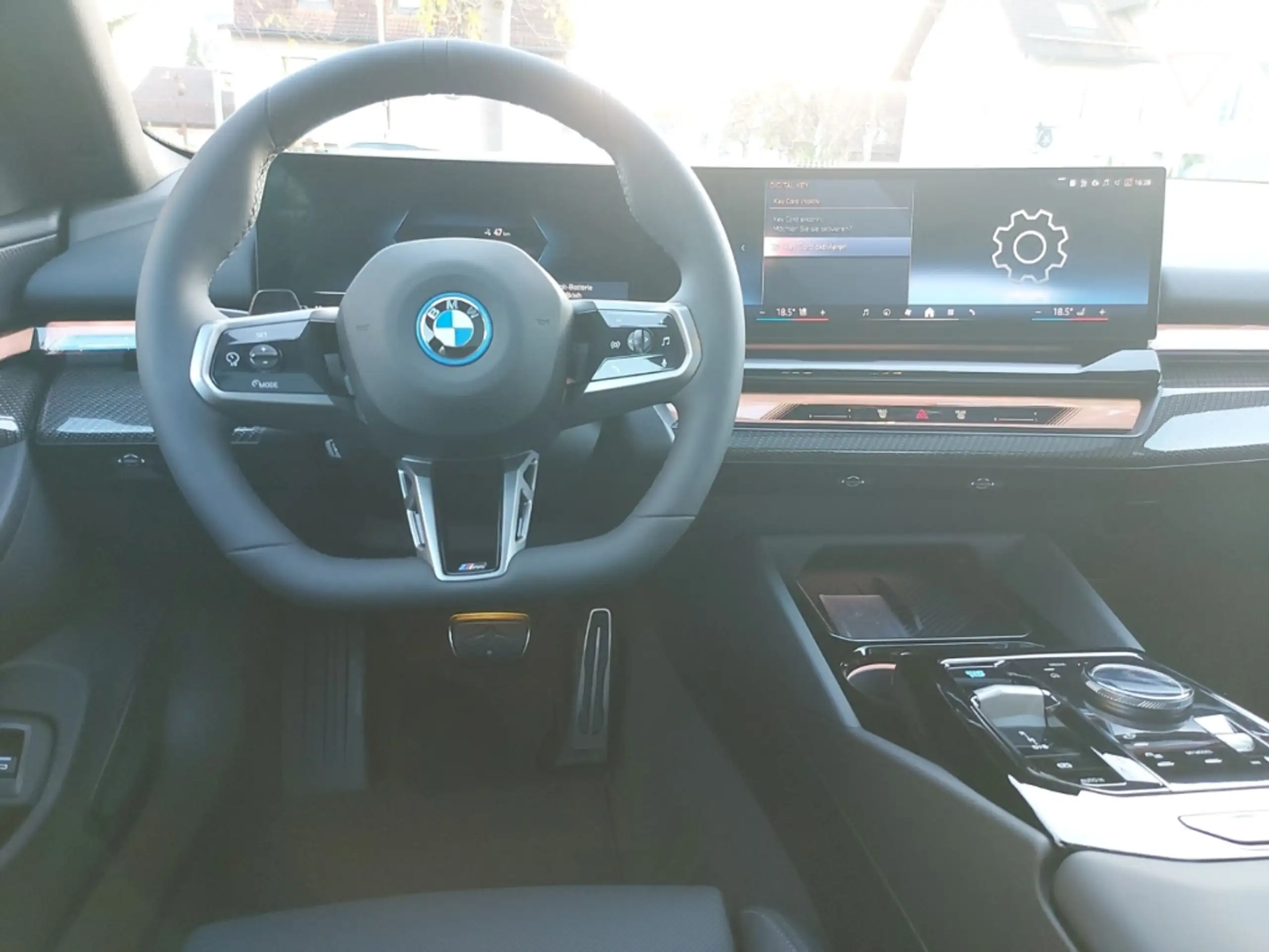 BMW - i5