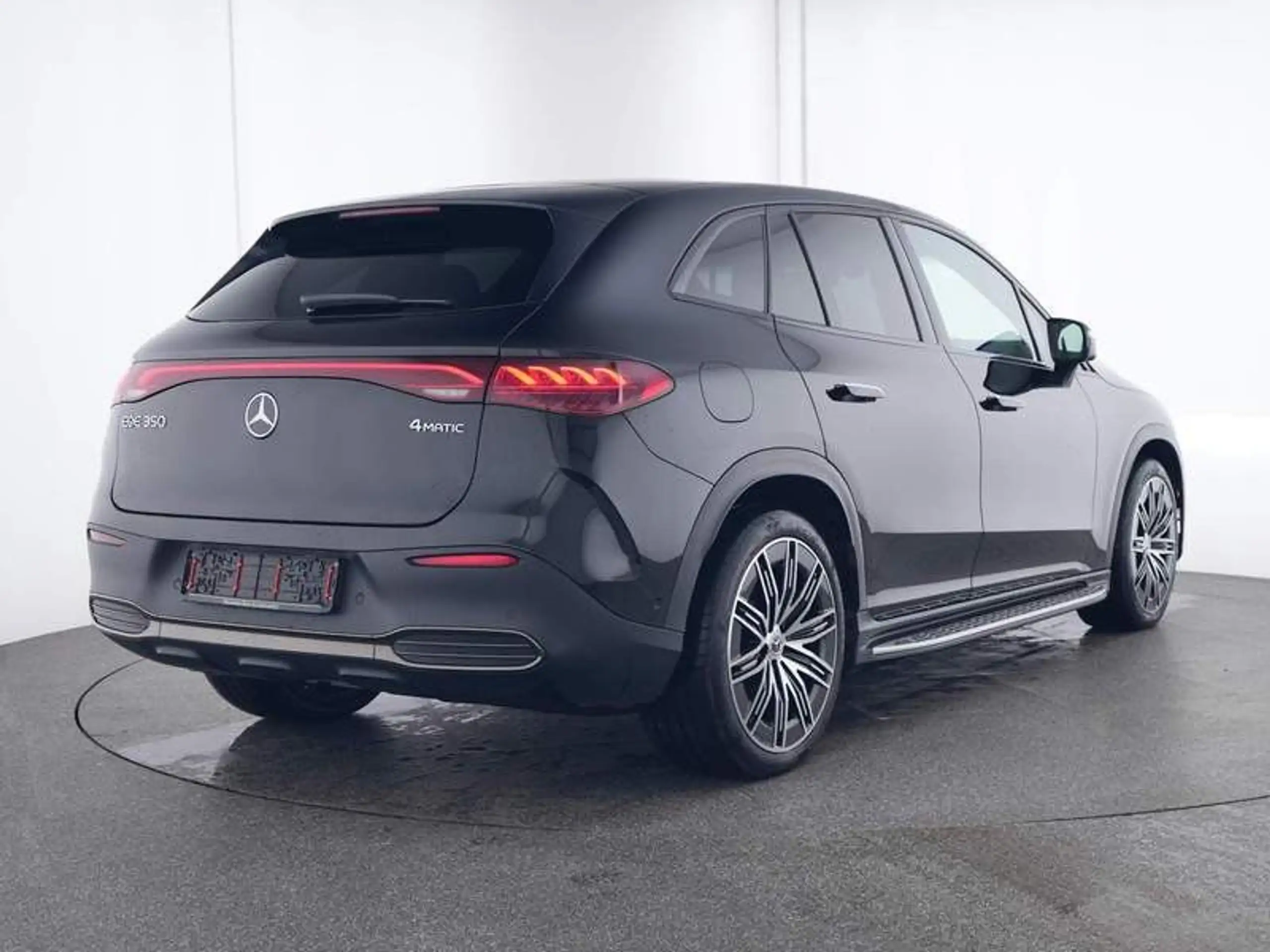 Mercedes-Benz - EQE SUV