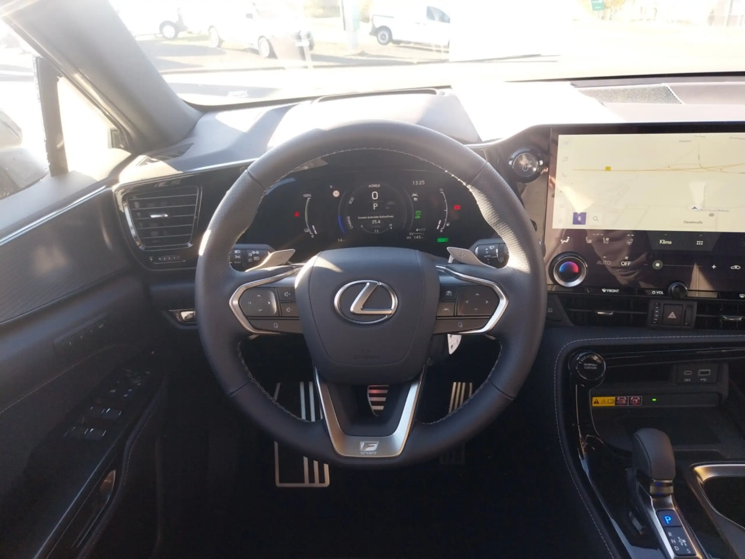 Lexus - NX 450h+