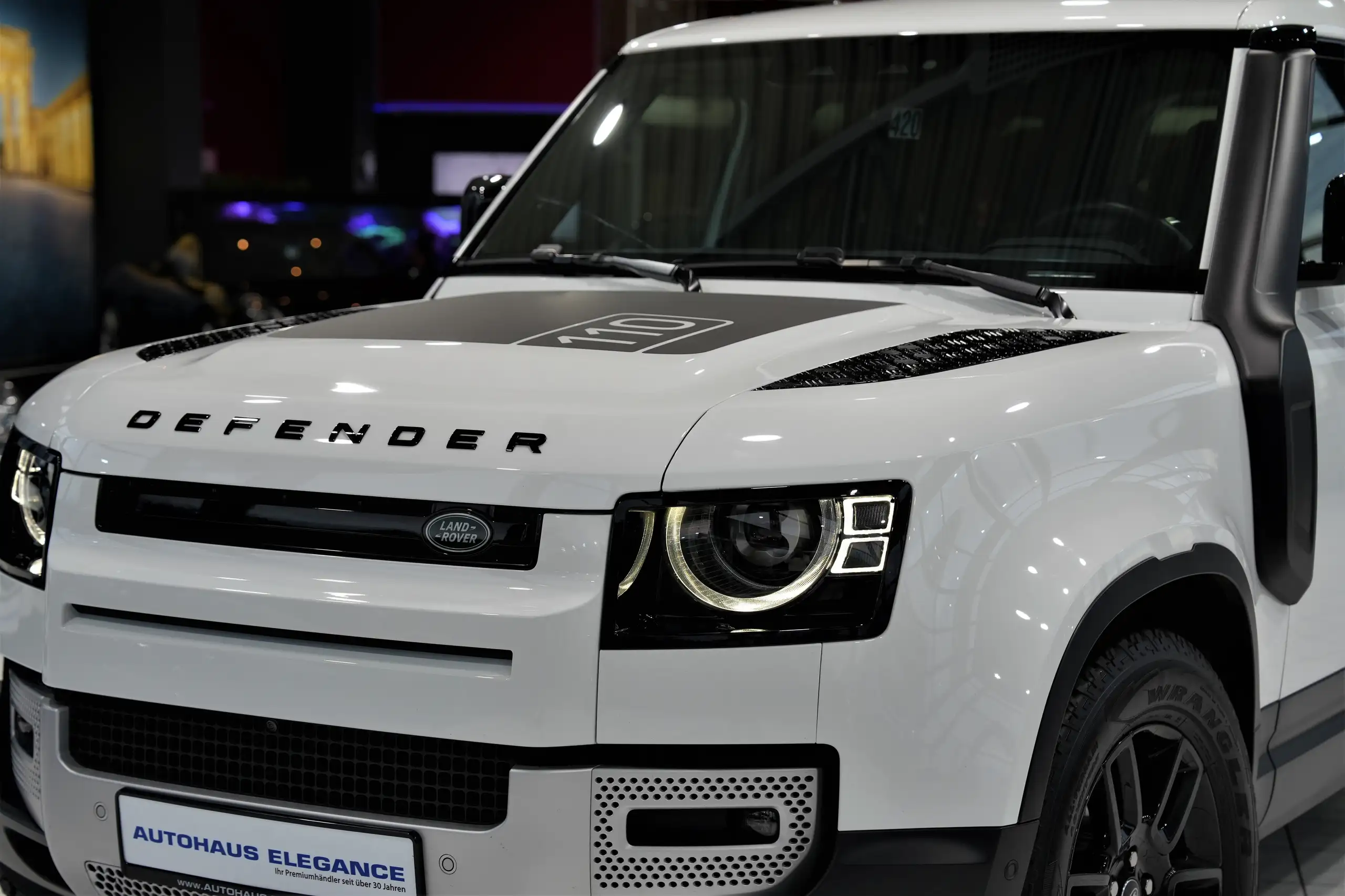 Land Rover - Defender