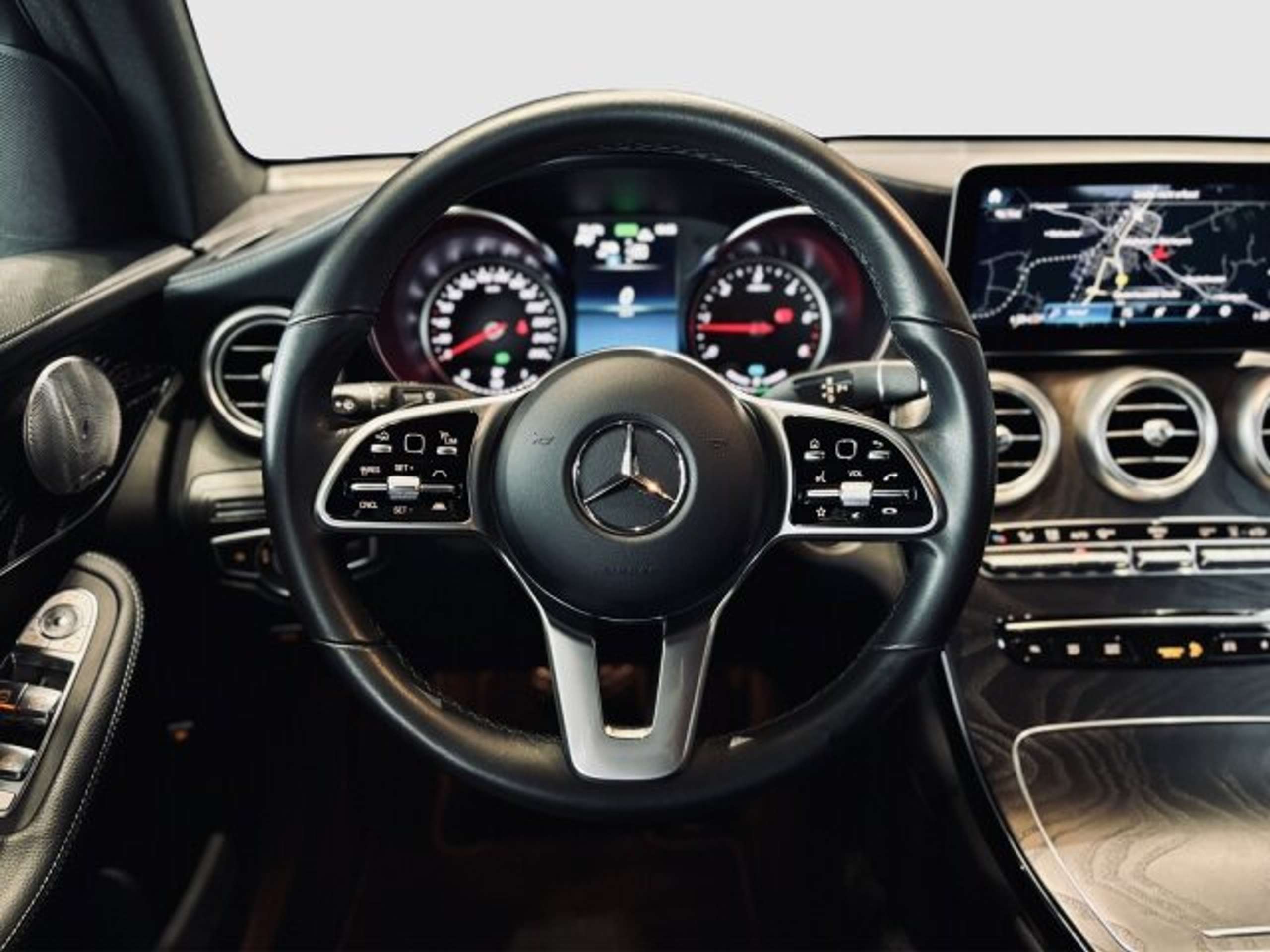 Mercedes-Benz - GLC 300