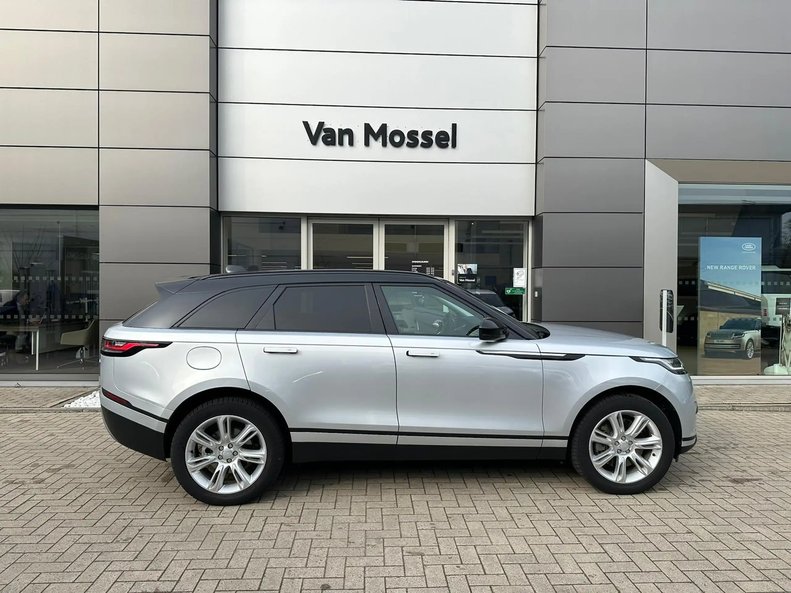 Land Rover - Range Rover Velar