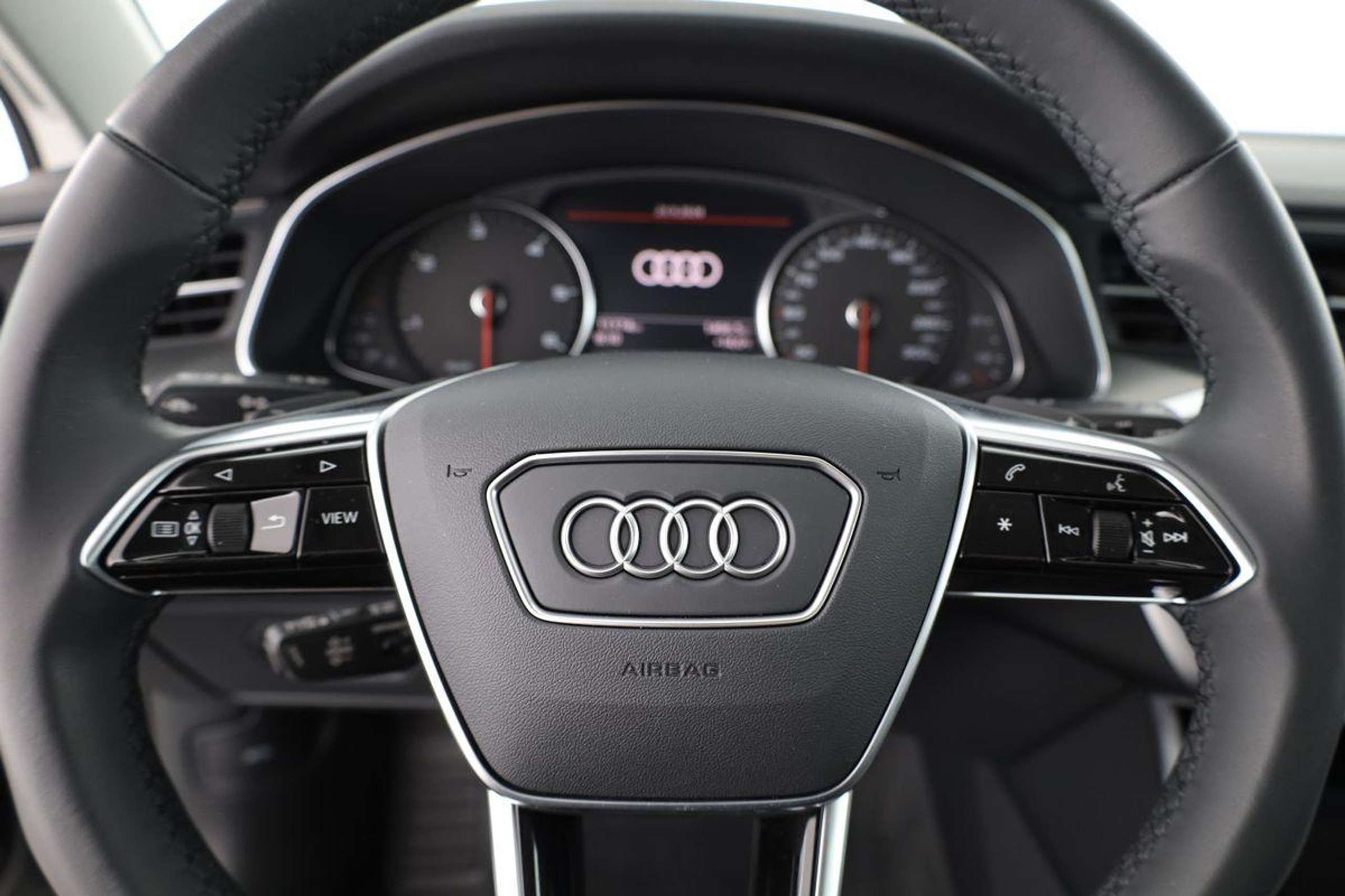 Audi - A6