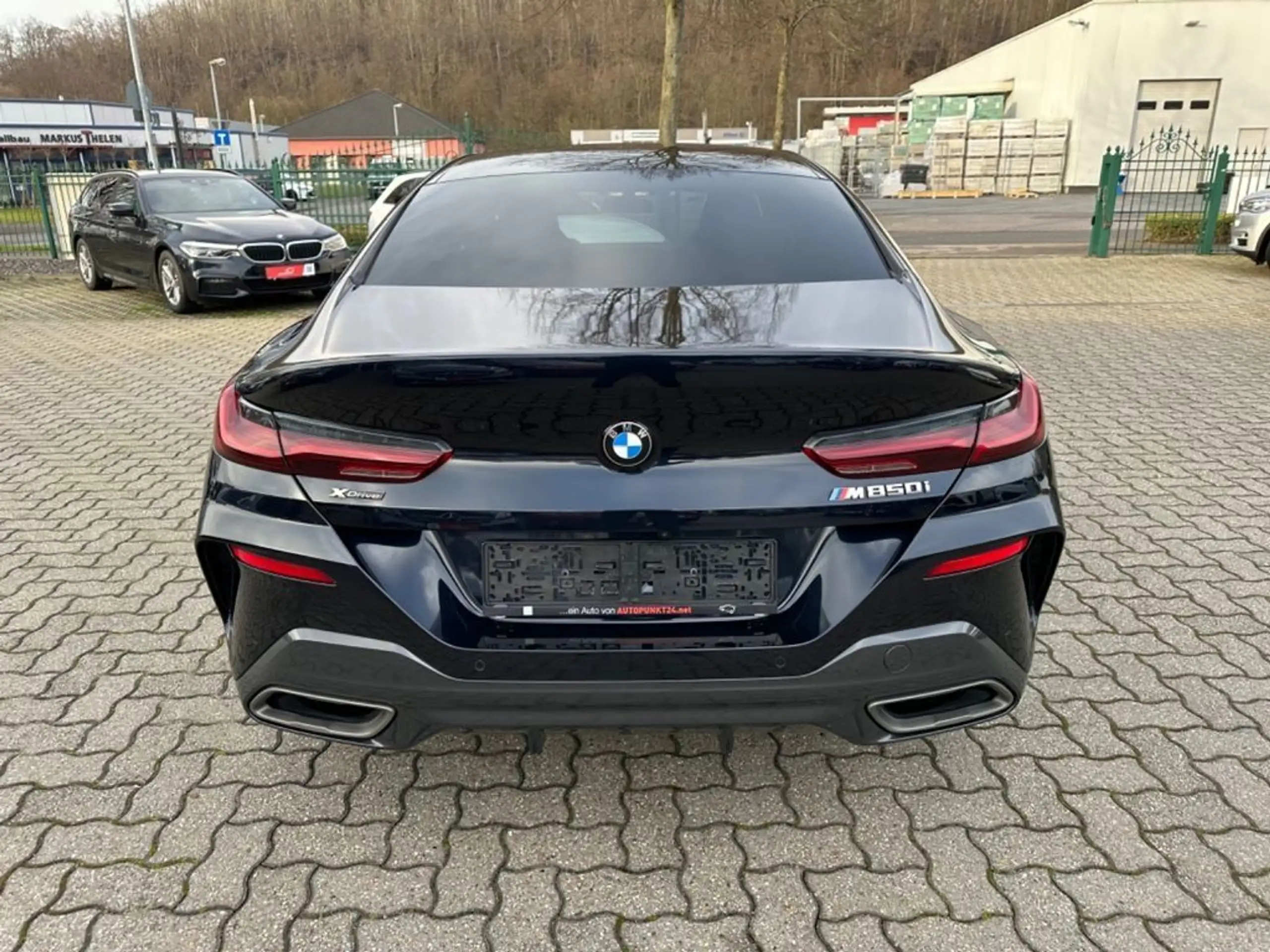 BMW - M850